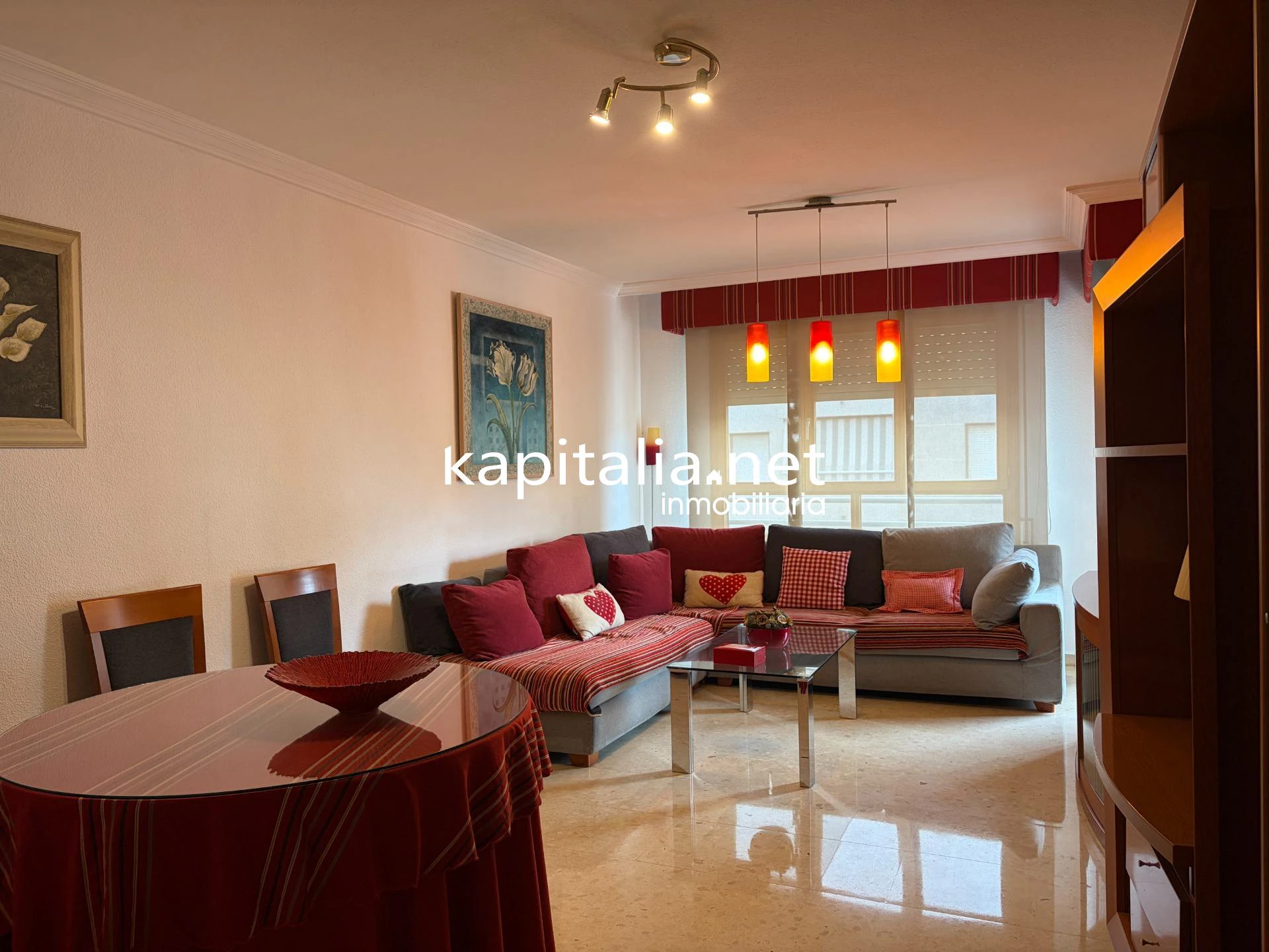10439 - ACOGEDOR PISO EN AMPLIA AVENIDA EN EXCLUSIVA EN KAPITALIA!!.