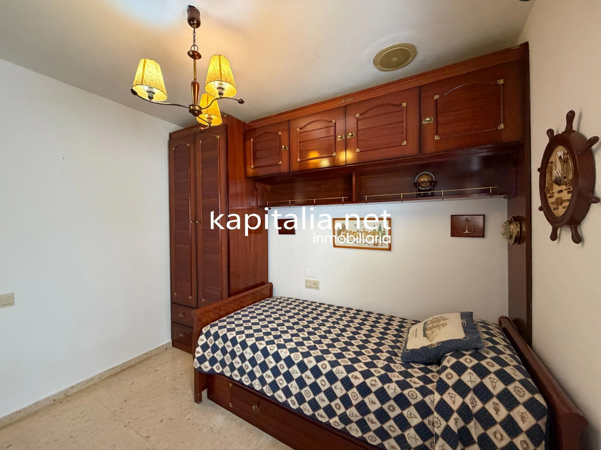 10439 - ACOGEDOR PISO EN AMPLIA AVENIDA EN EXCLUSIVA EN KAPITALIA!!.