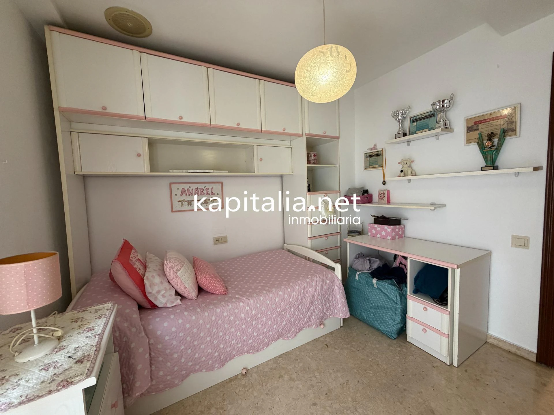 10439 - ACOGEDOR PISO EN AMPLIA AVENIDA EN EXCLUSIVA EN KAPITALIA!!.