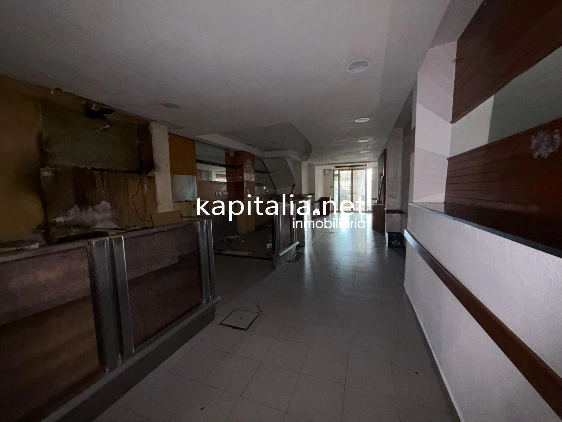 10443 - LOCAL EN VENTA EN PLENA AVENIDA DE XÀTIVA
