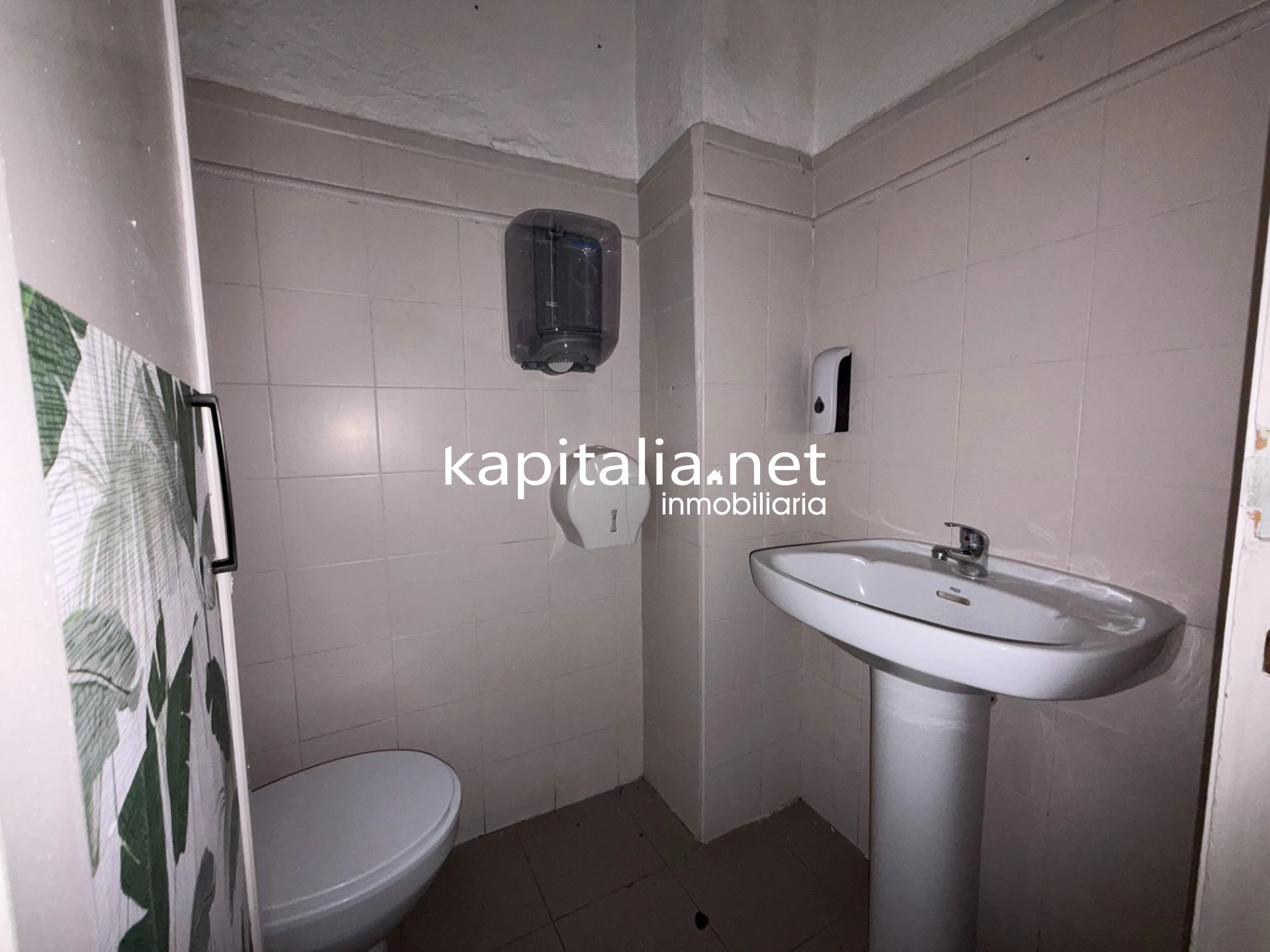 10443 - LOCAL EN VENTA EN PLENA AVENIDA DE XÀTIVA