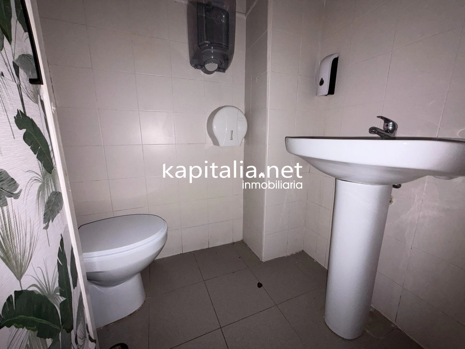 10443 - LOCAL EN VENTA EN PLENA AVENIDA DE XÀTIVA