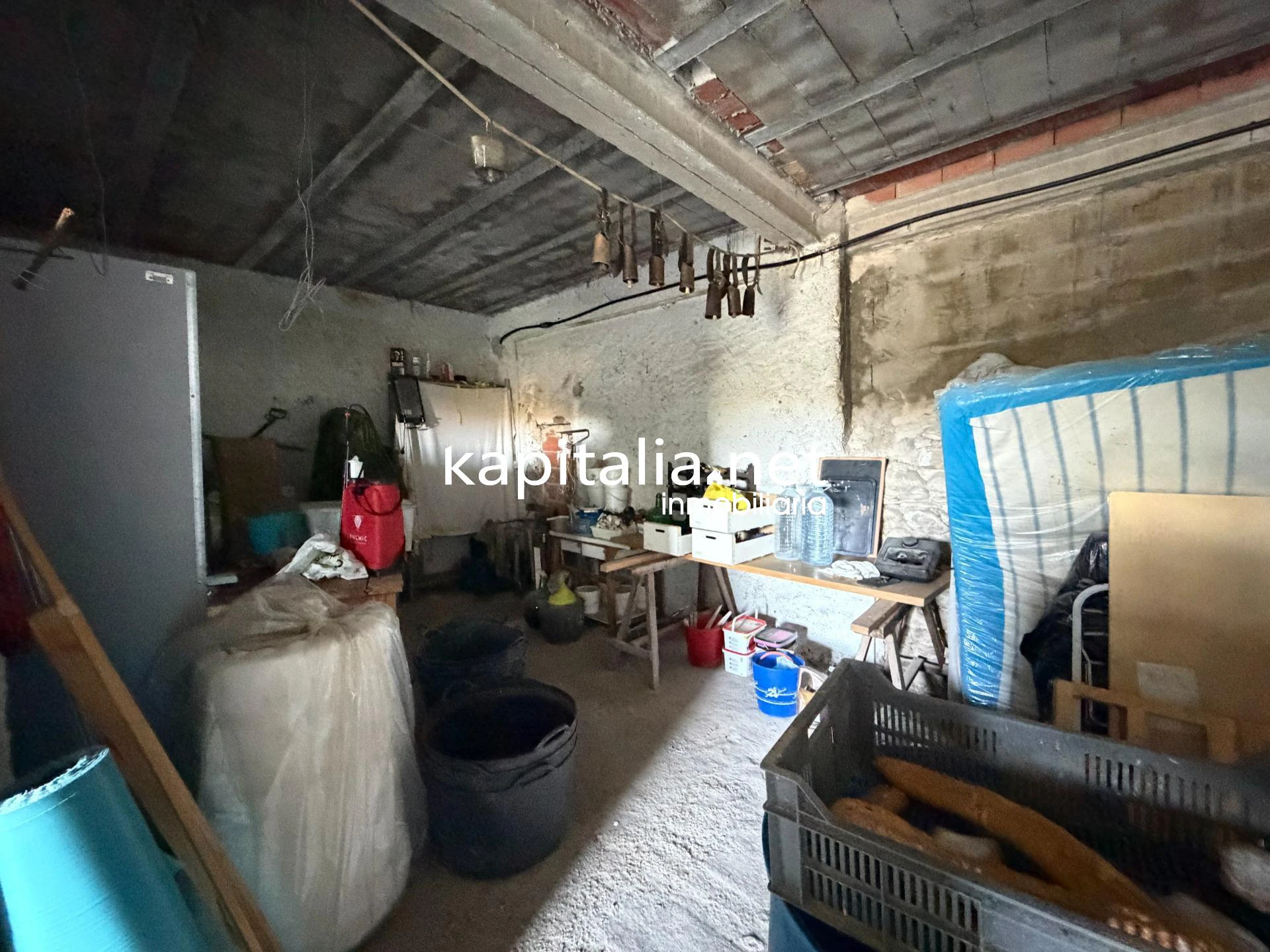 Casa con explotación agrícola en desuso