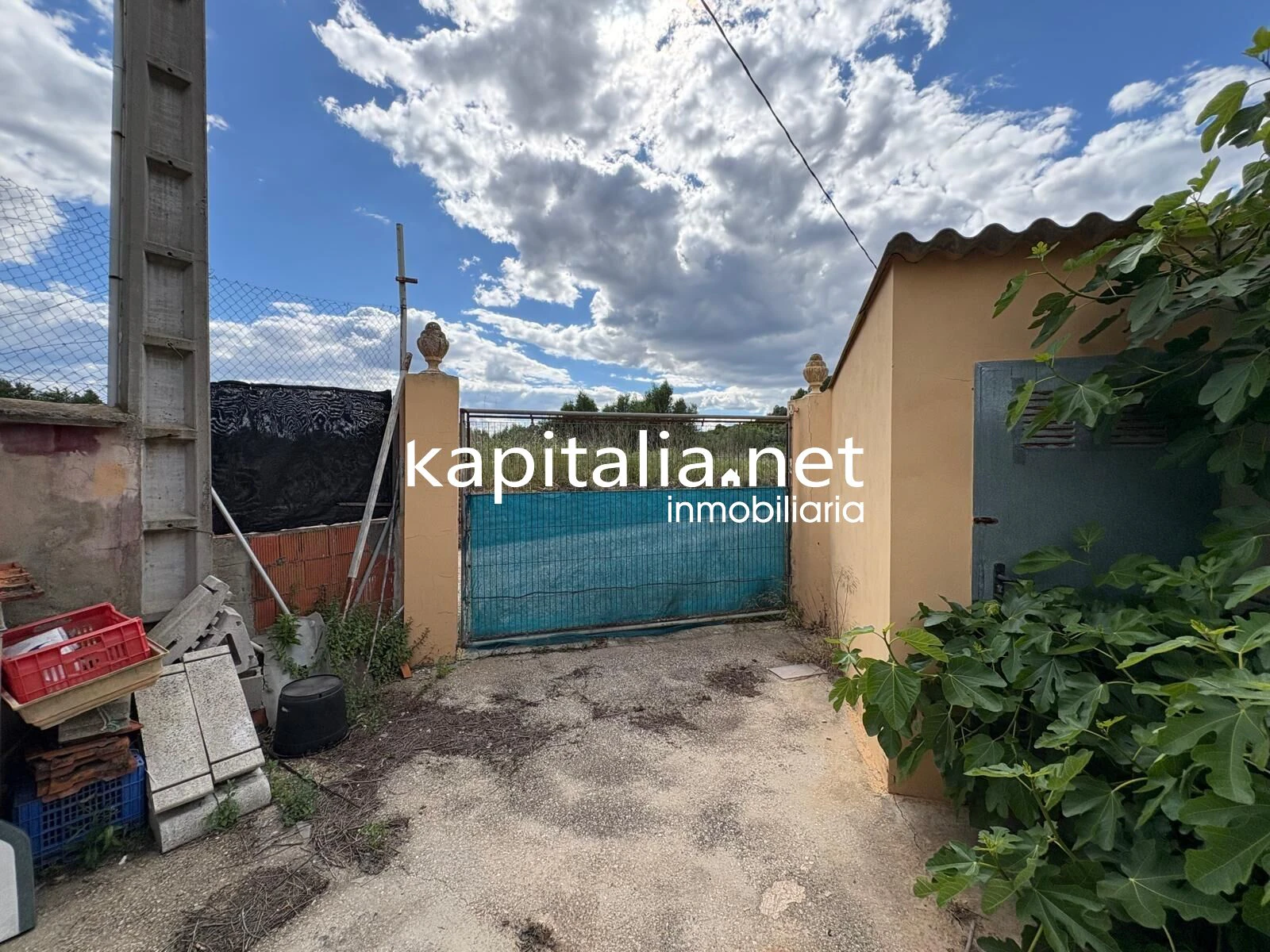 ESTUPENDO CHALET A LA VENTA CON LUZ Y PISCINA A TAN SOLO 5 MINUTOS DE XATIVA