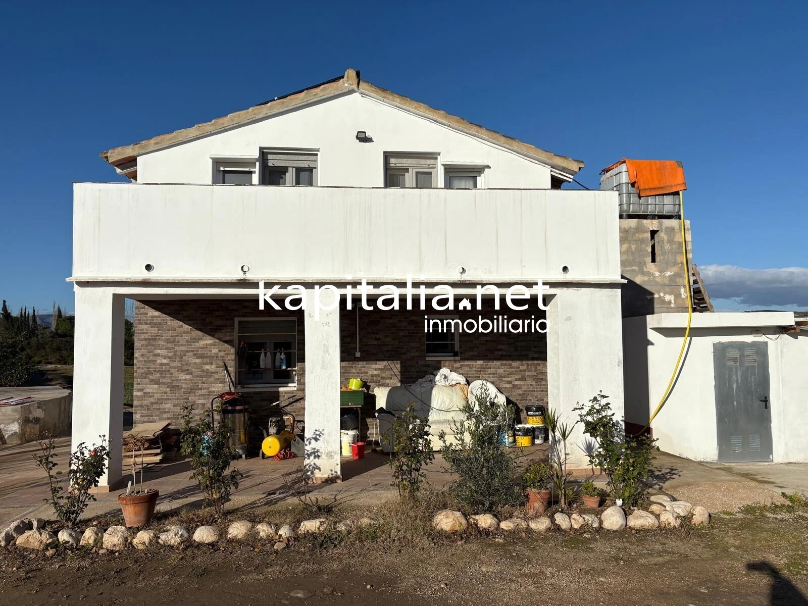 ESTUPENDO CHALET CON PARCELA A LA VENTA EN XATIVA