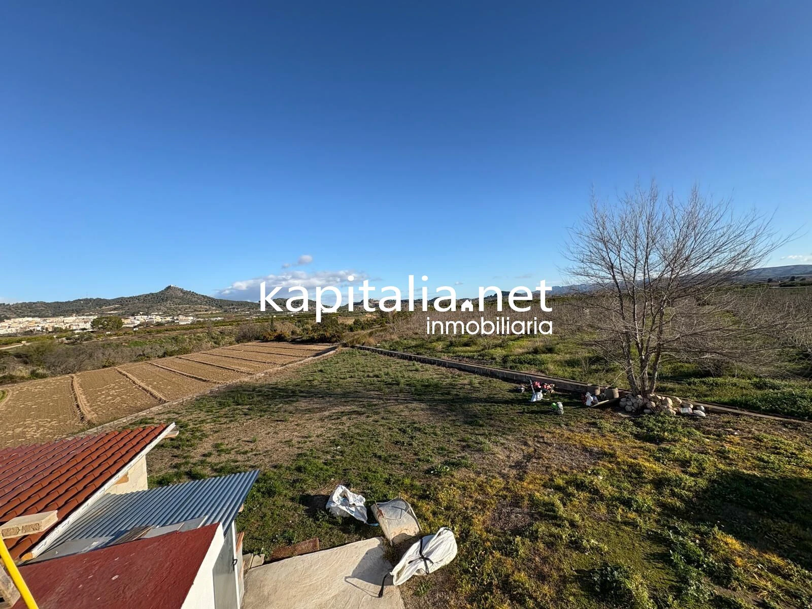 ESTUPENDO CHALET CON PARCELA A LA VENTA EN XATIVA