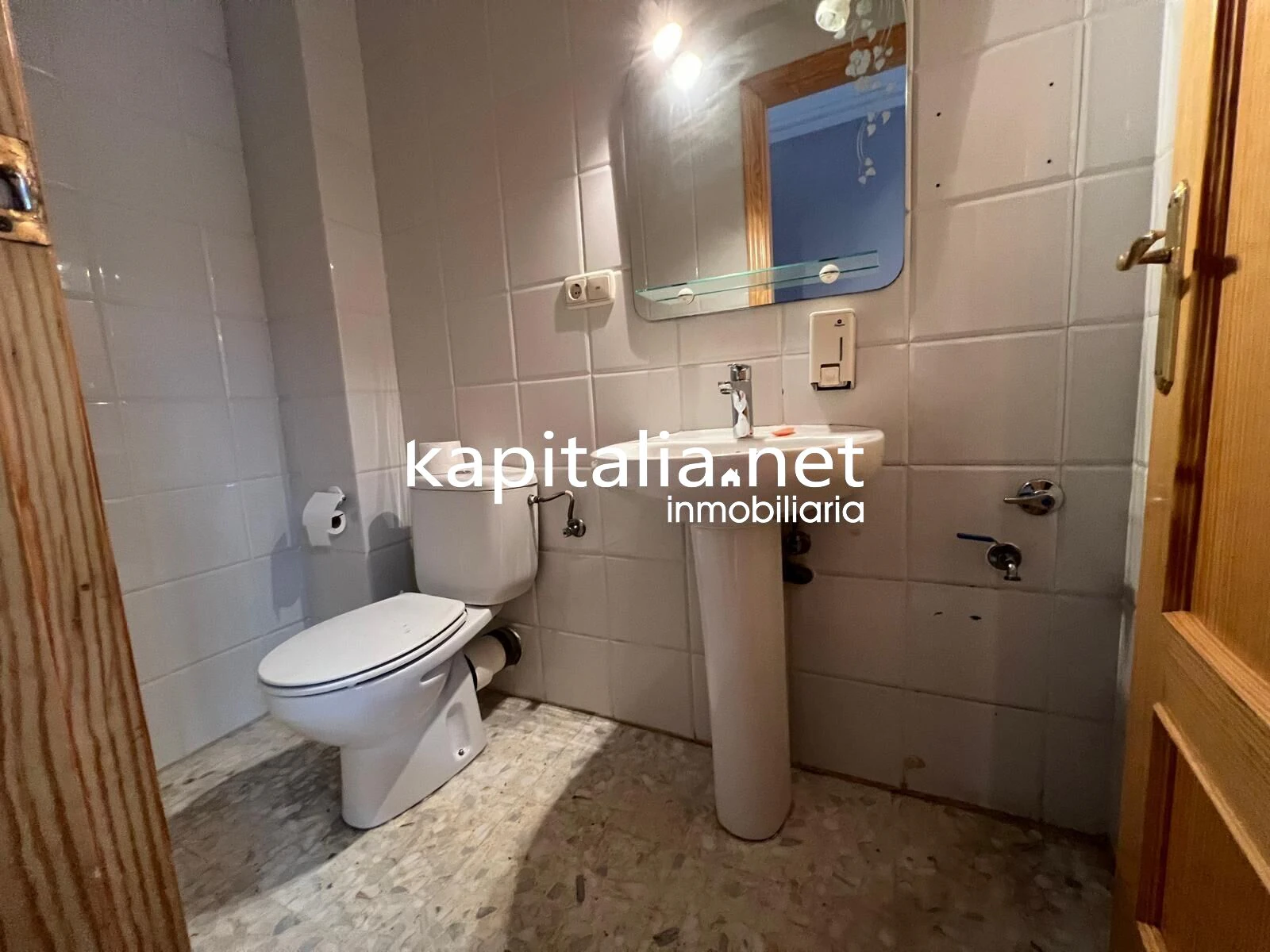 09765 - LOCAL COMERCIAL ZONA CENTRO A LA VENTA EN XATIVA