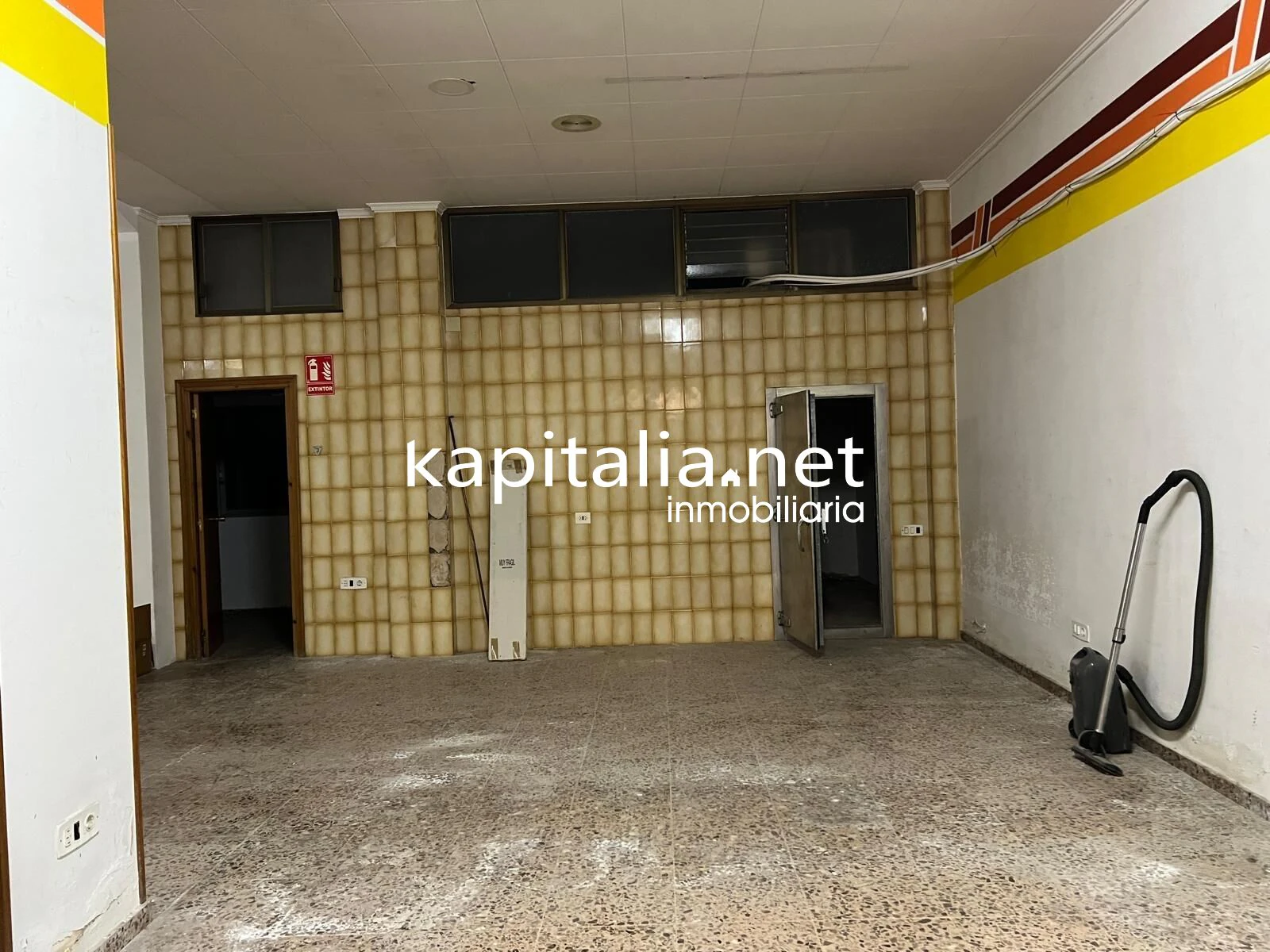 Local a la venta en Ontinyent , zona San José .
