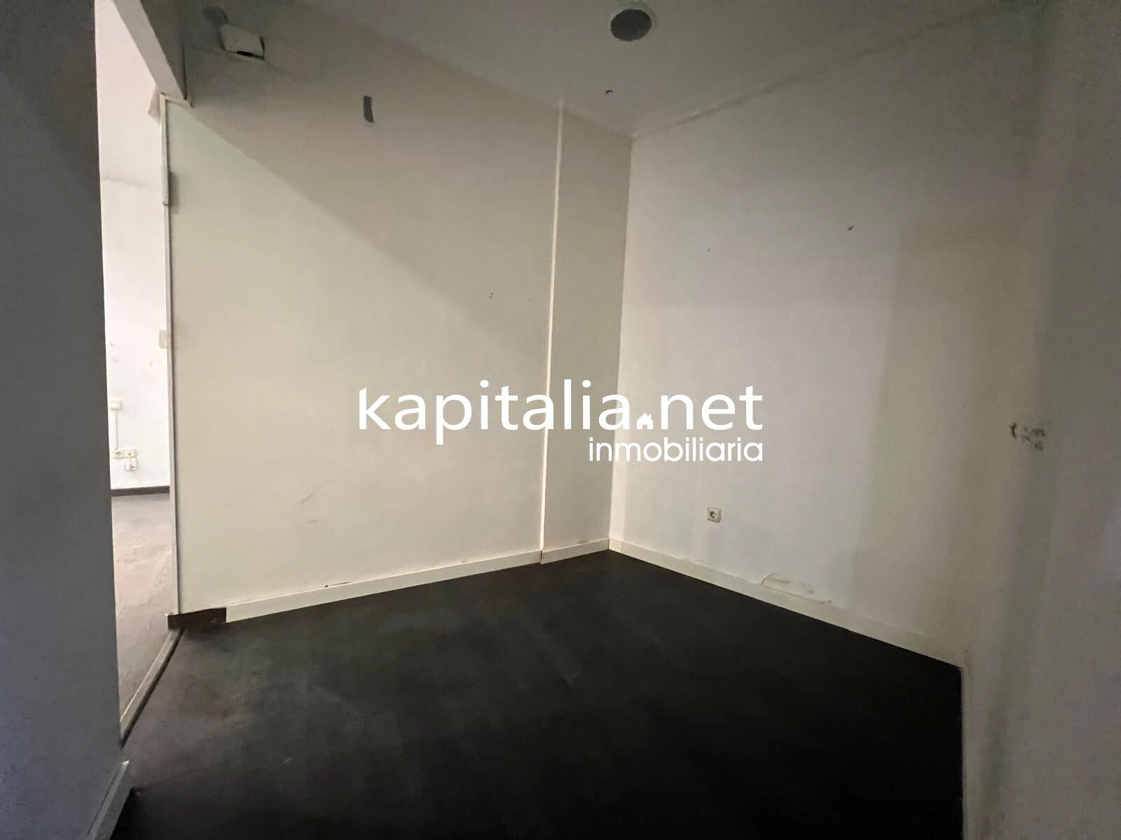 09765 - LOCAL COMERCIAL ZONA CENTRO A LA VENTA EN XATIVA