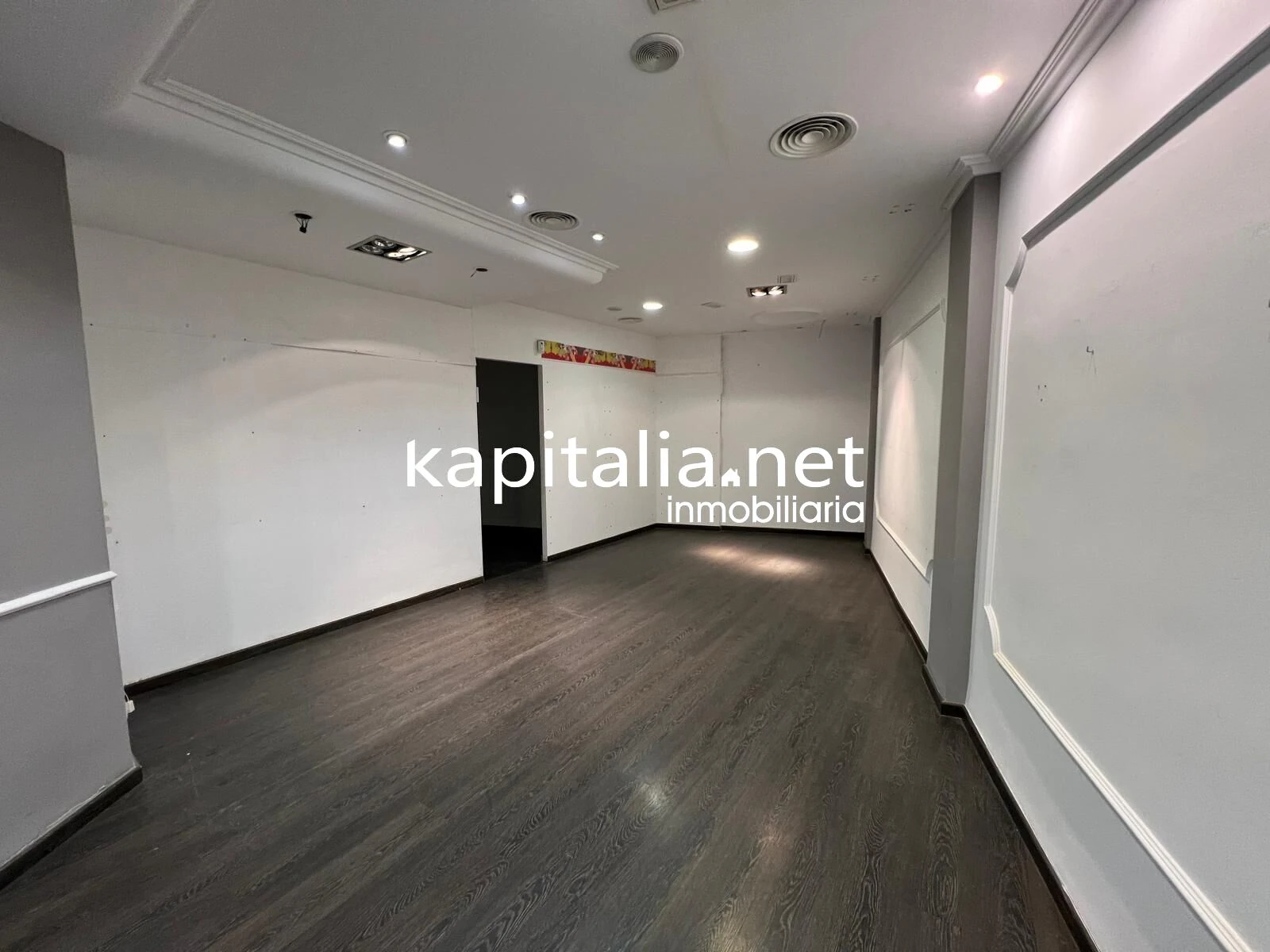 09765 - LOCAL COMERCIAL ZONA CENTRO A LA VENTA EN XATIVA