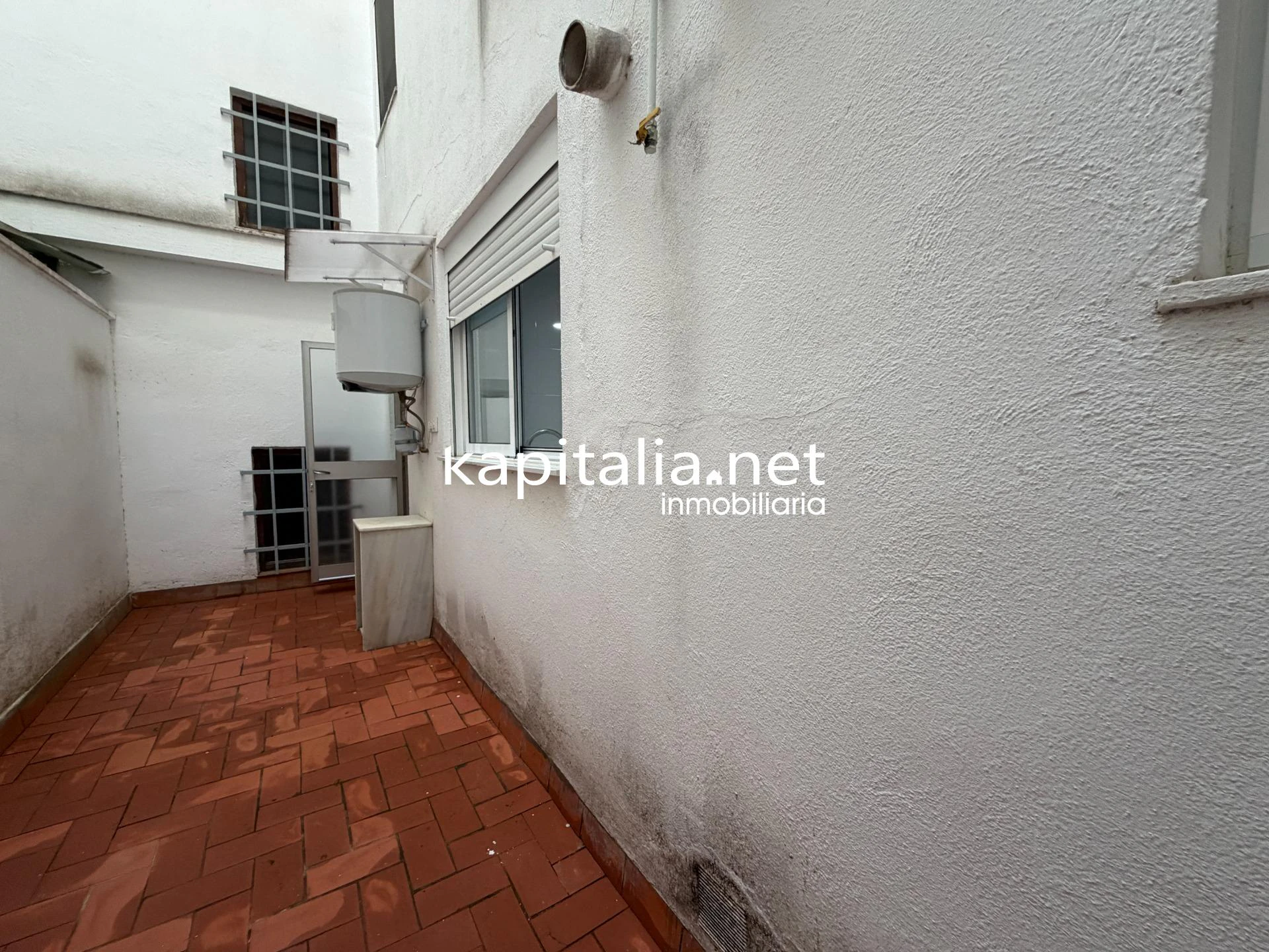 PRIMER PISO CON TERRAZA EN EXCLUSIVA EN KAPITALIA