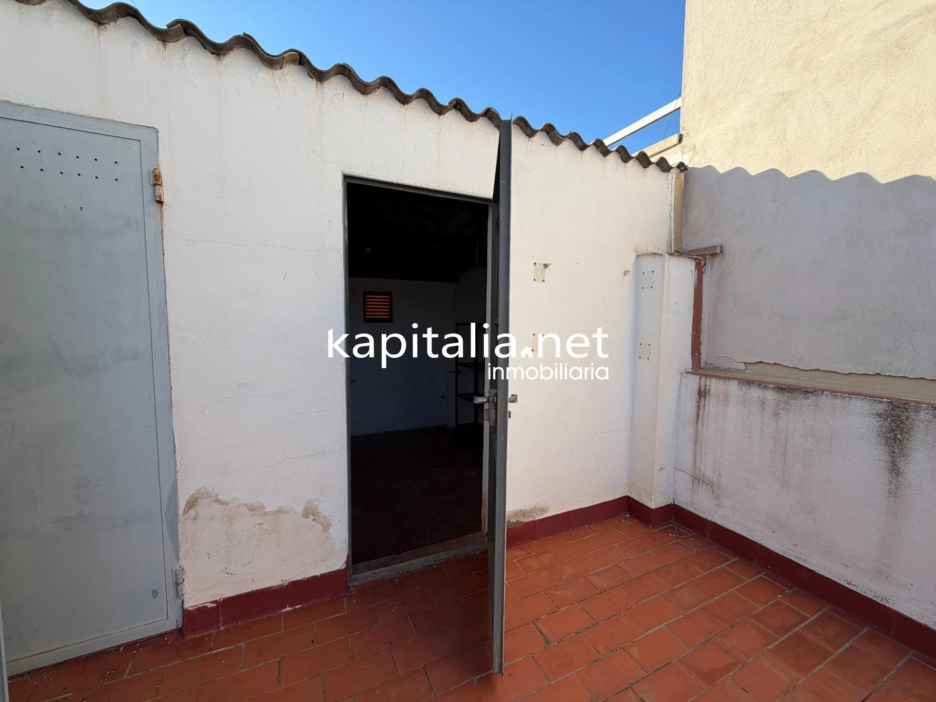 PRIMER PISO CON TERRAZA EN EXCLUSIVA EN KAPITALIA