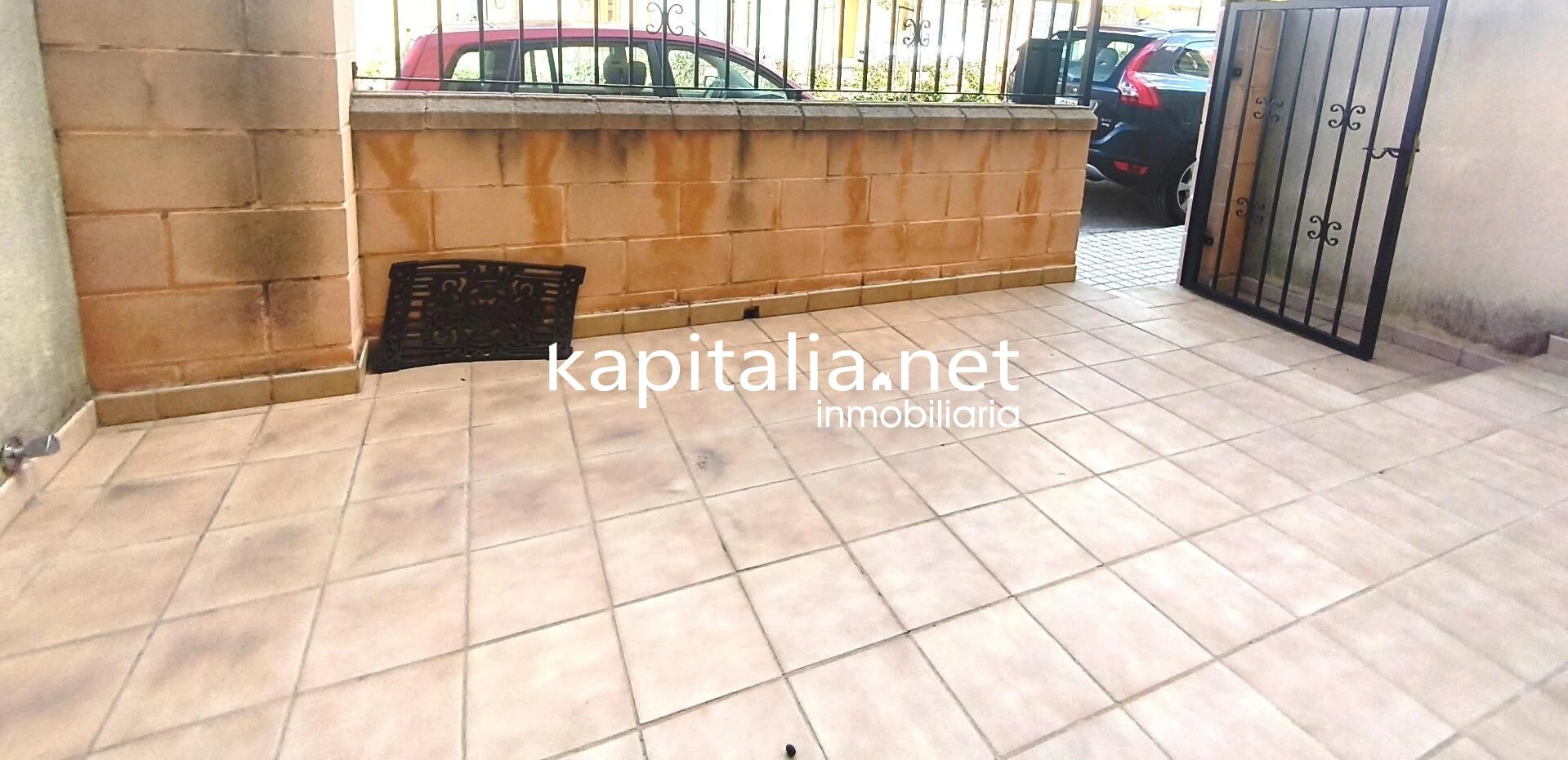 EXCELENTE ADOSADO A LA VENTA EN RAFOL DE SALEM.