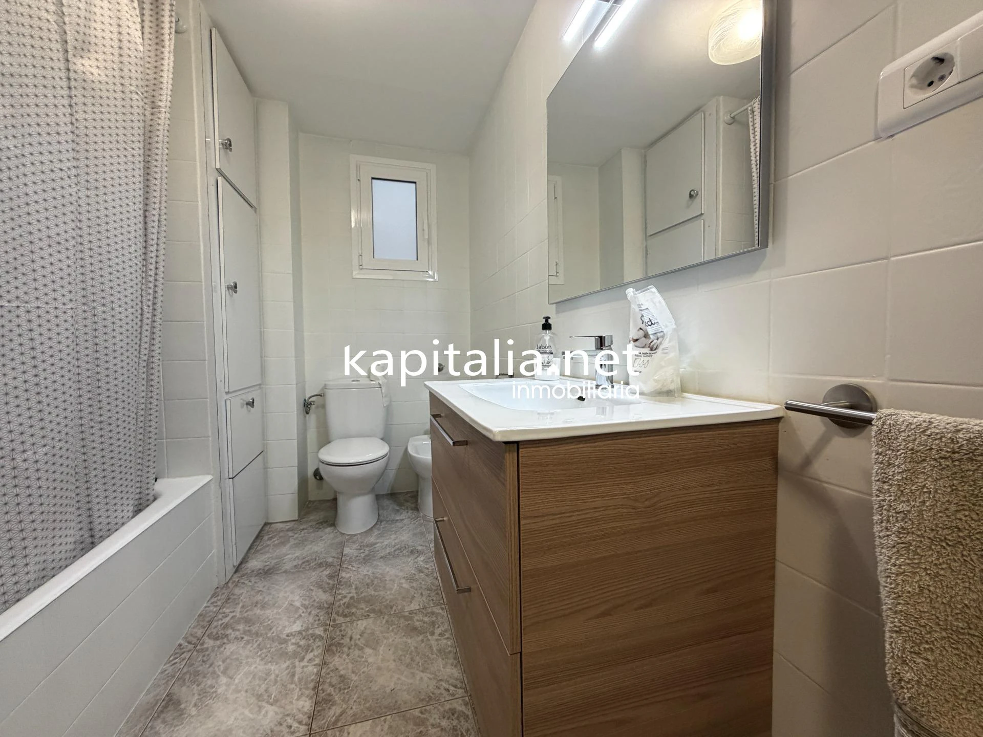 PRIMER PISO CON TERRAZA EN EXCLUSIVA EN KAPITALIA