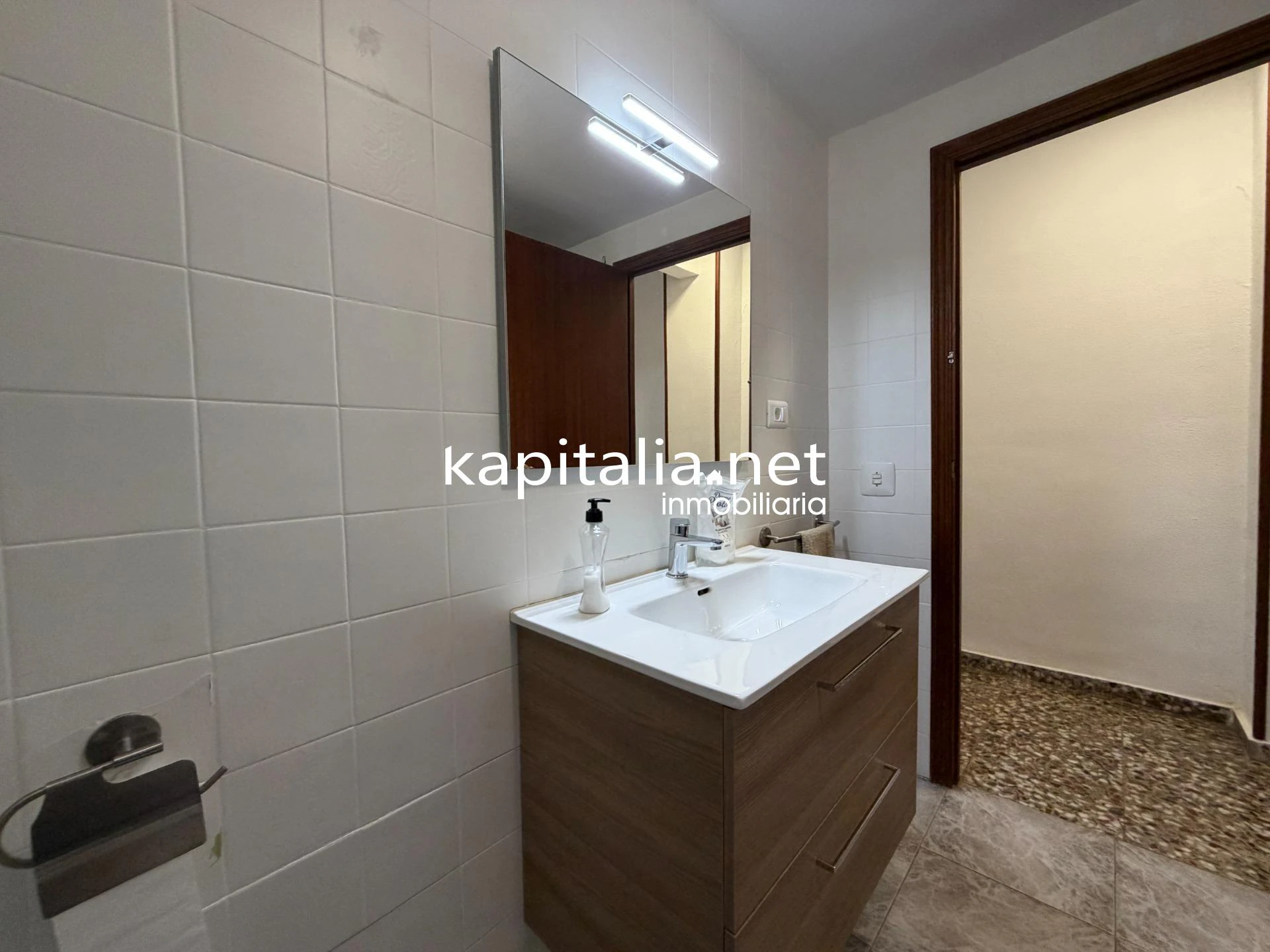 PRIMER PISO CON TERRAZA EN EXCLUSIVA EN KAPITALIA