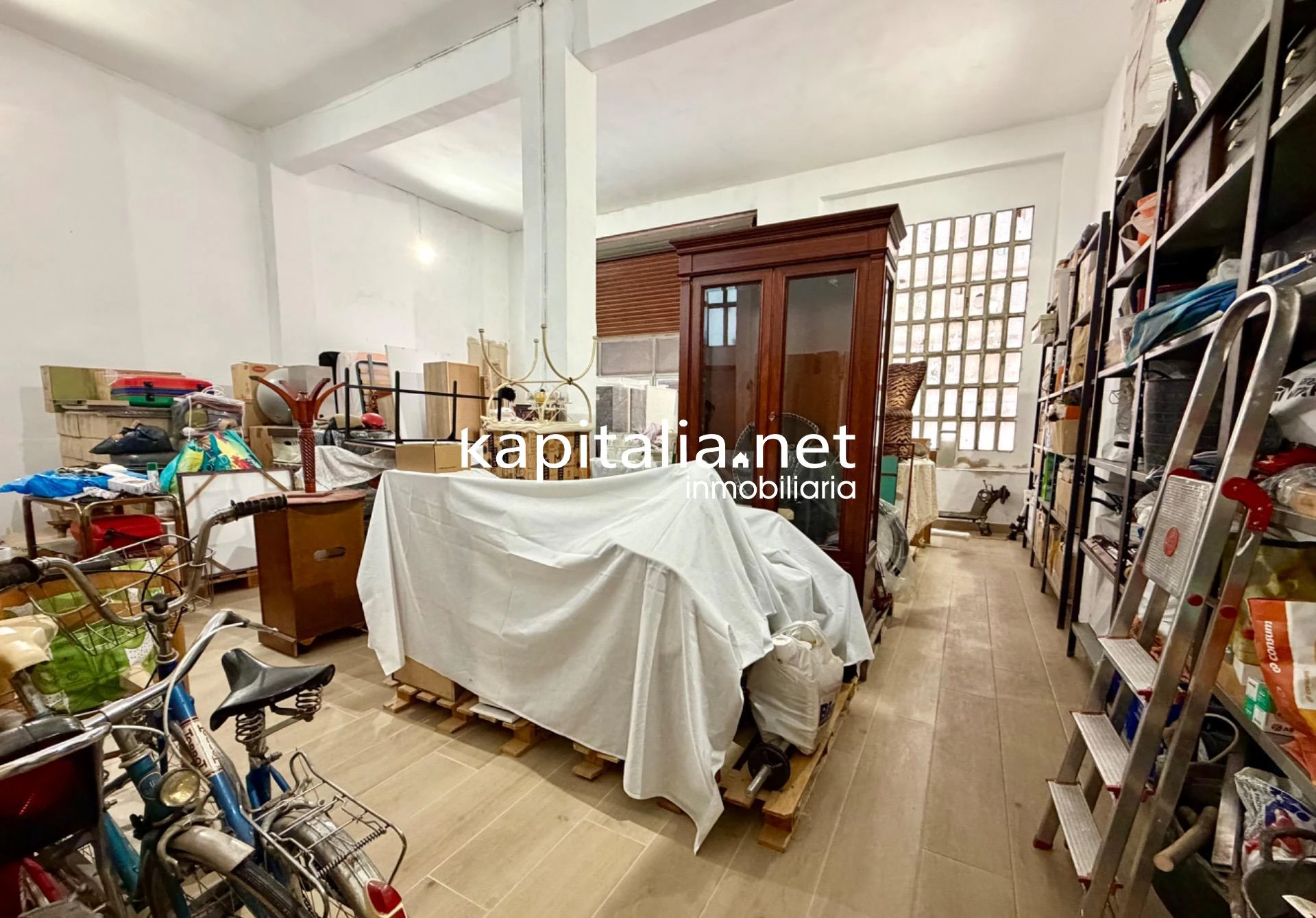 Oportunidad Única! Local con posibilidad de cambio de uso a vivienda junto a La Rosaleda