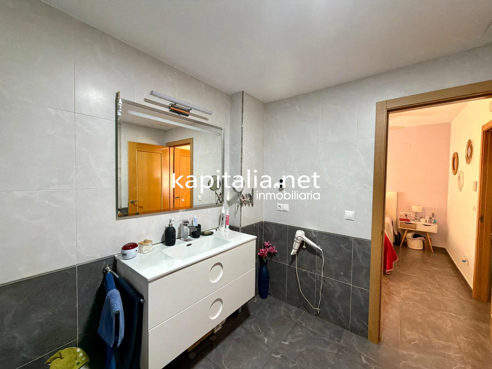 MAGNÍFICA VIVIENDA DE 4 HABITACIONES EN EDIFICIO DE RECIENTE CONSTRUCCIÓN