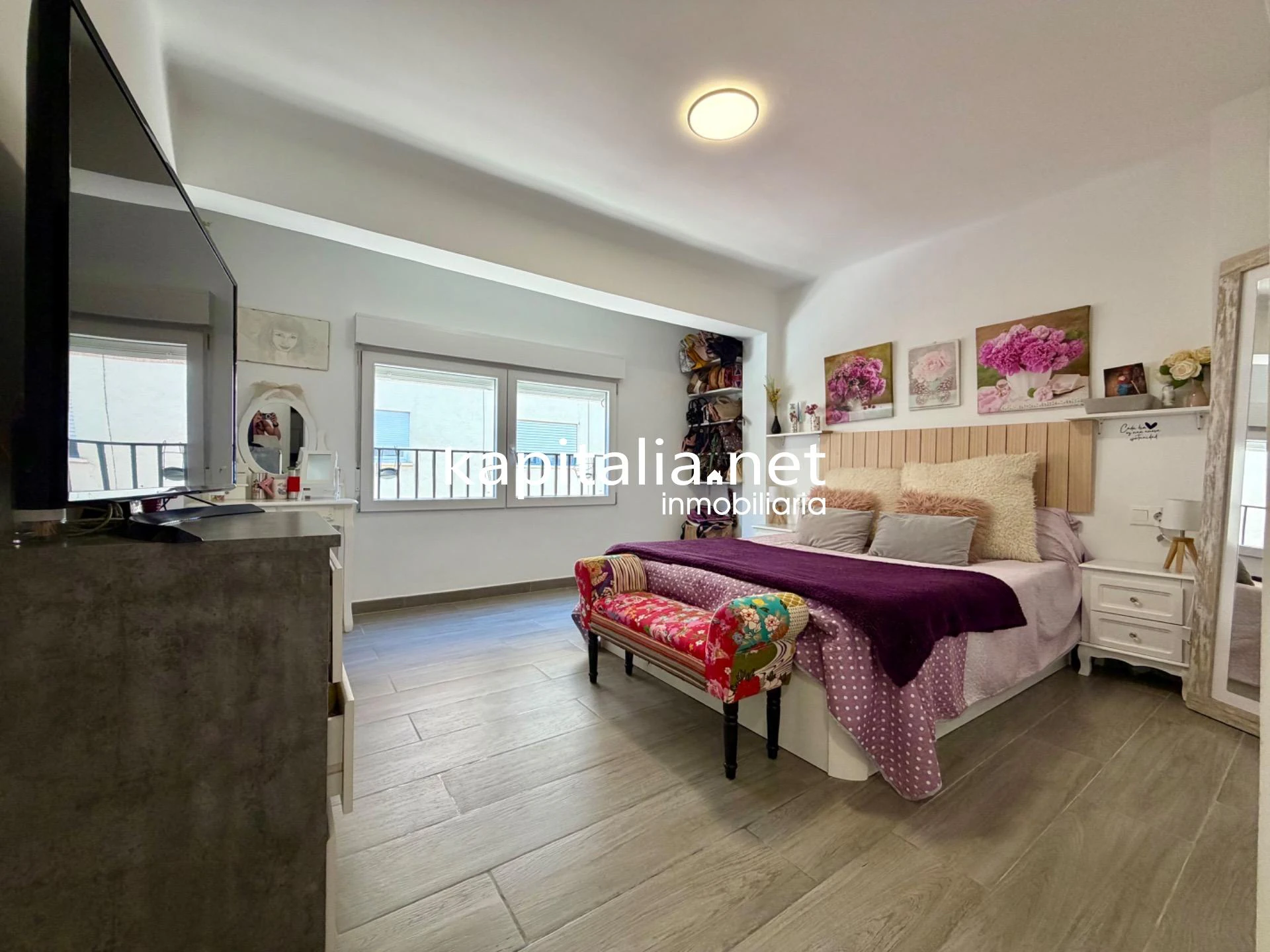 ¡Espectacular casa reformada practica con terraza, diseño y máxima tranquilidad!
