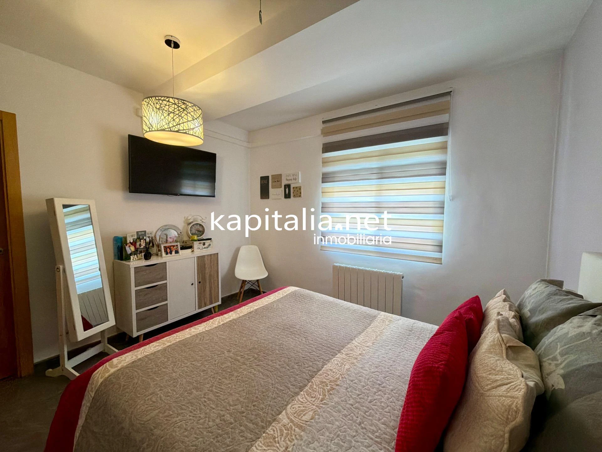 MAGNÍFICA VIVIENDA DE 4 HABITACIONES EN EDIFICIO DE RECIENTE CONSTRUCCIÓN
