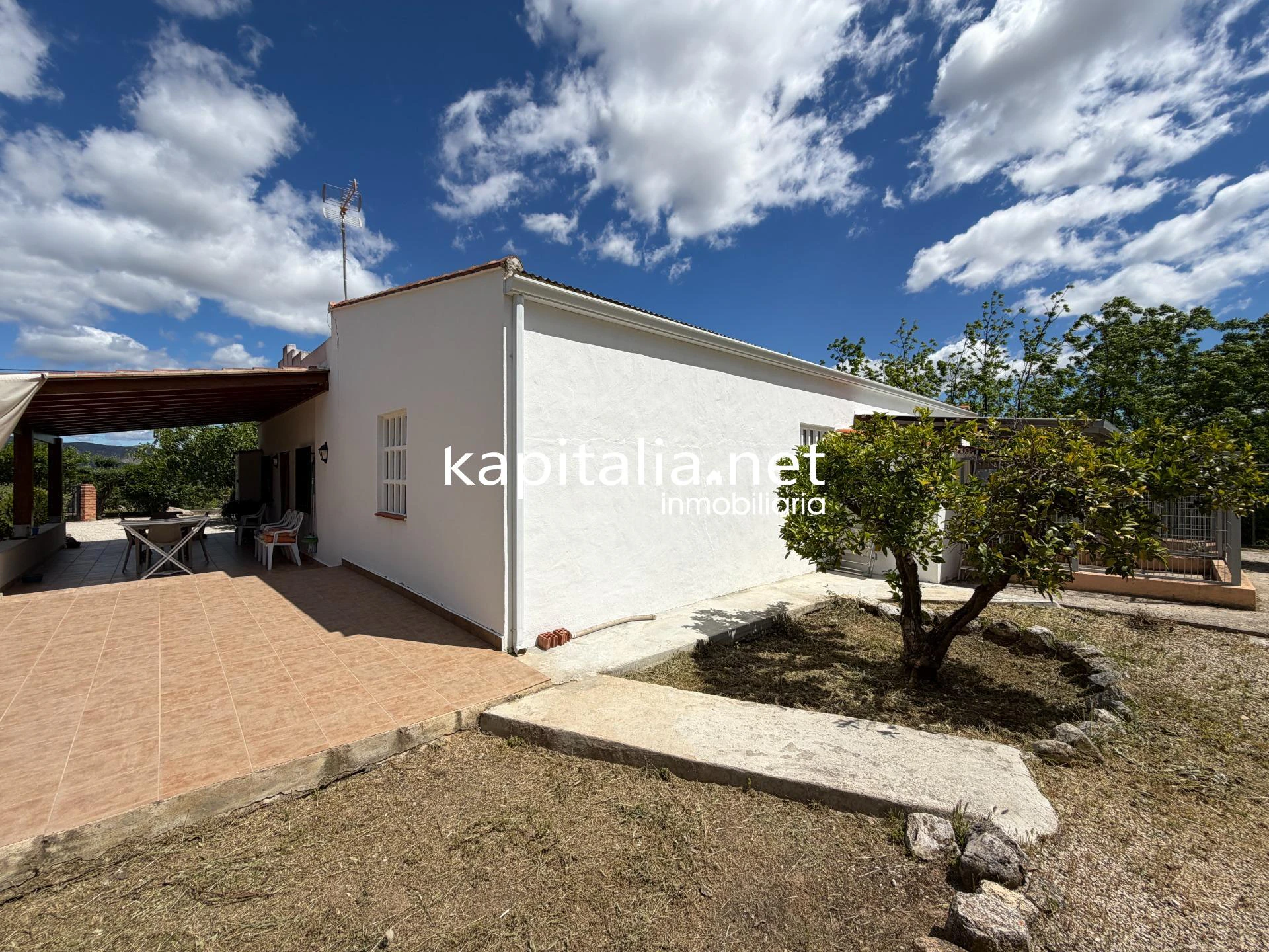 CHALET VENTA EN EXCLUSIVA EN KAPITALIA Y MUY CERCA DE LA CIUDAD.