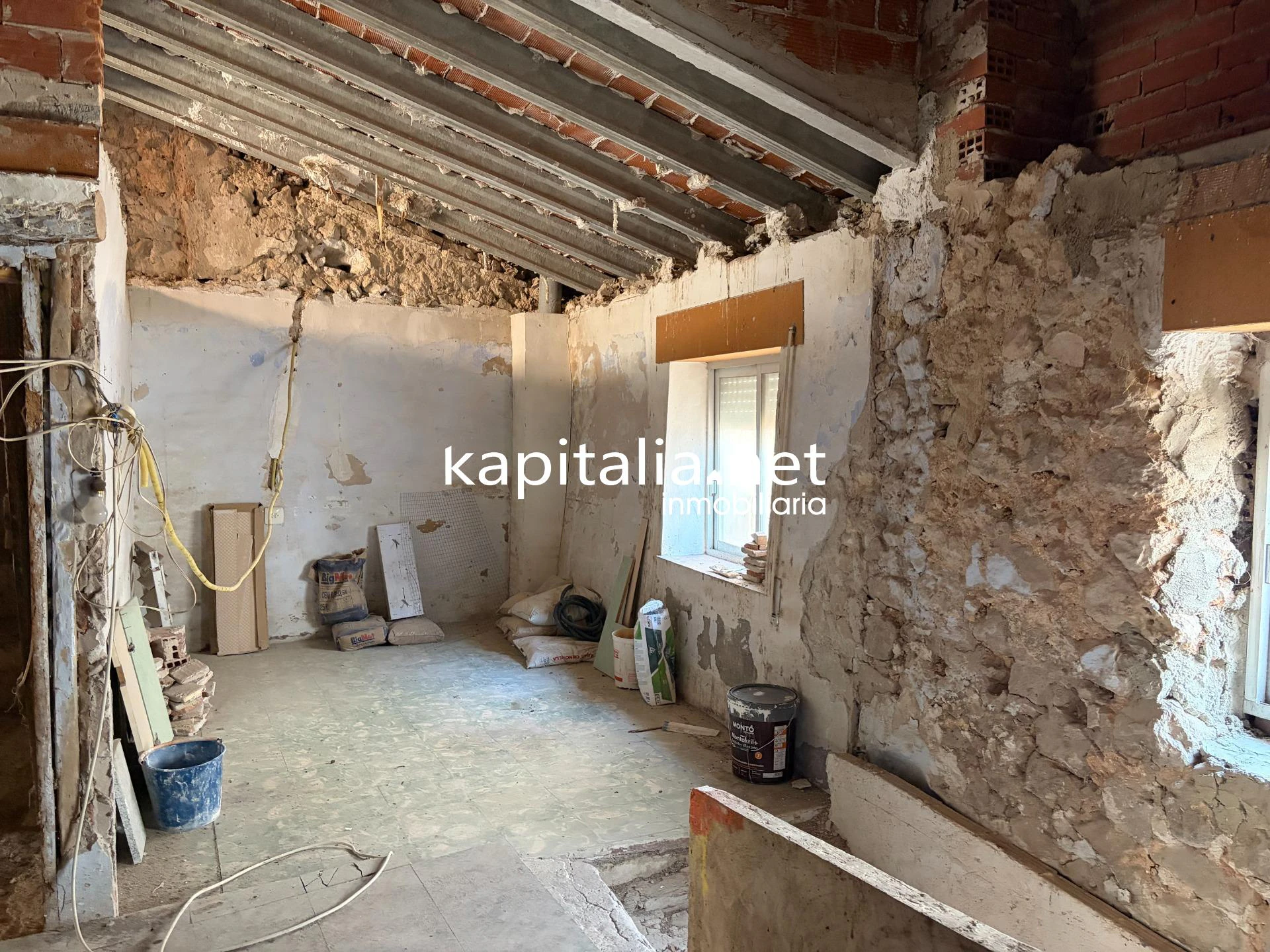 10395 - Casa reformada en Almudaina.