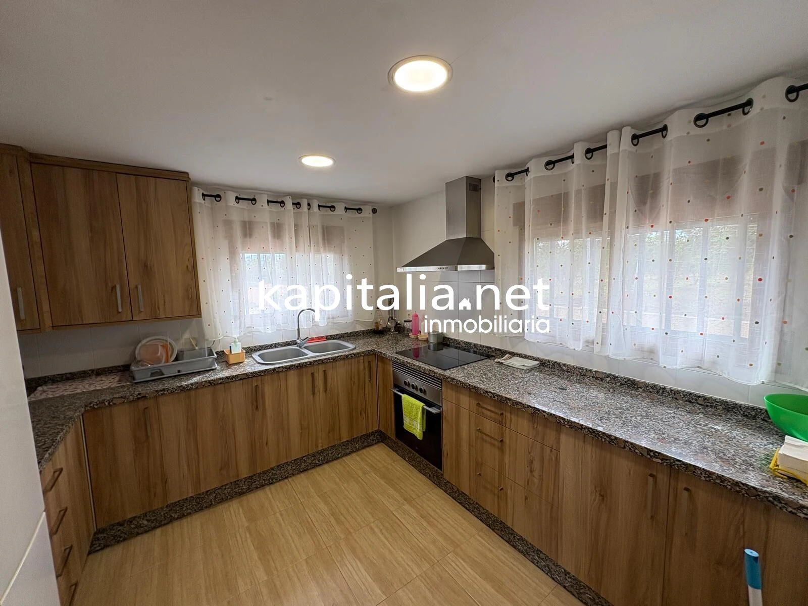 BONITO CHALET CON PISCINA, AGUA Y LUZ TOTALMENTE EQUIPADO A LA VENTA EN XATIVA
