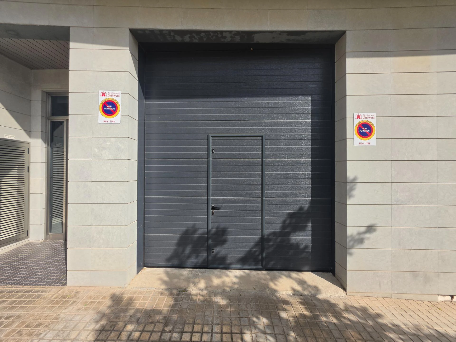 Amplio Local Comercial en Ontinyent - Oportunidad Única