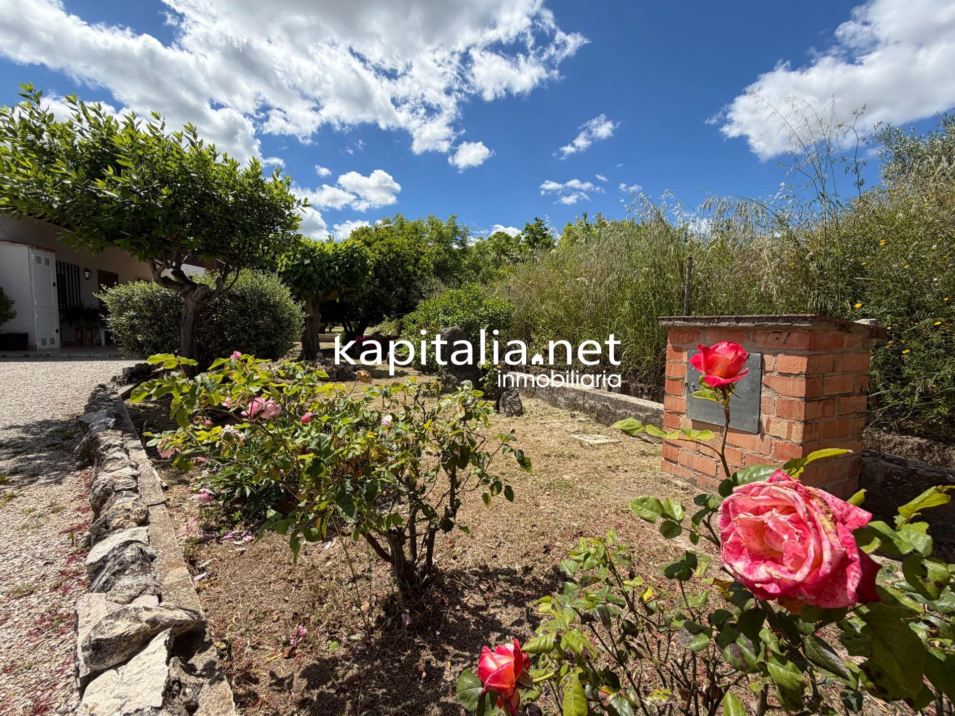 CHALET VENTA EN EXCLUSIVA EN KAPITALIA Y MUY CERCA DE LA CIUDAD.