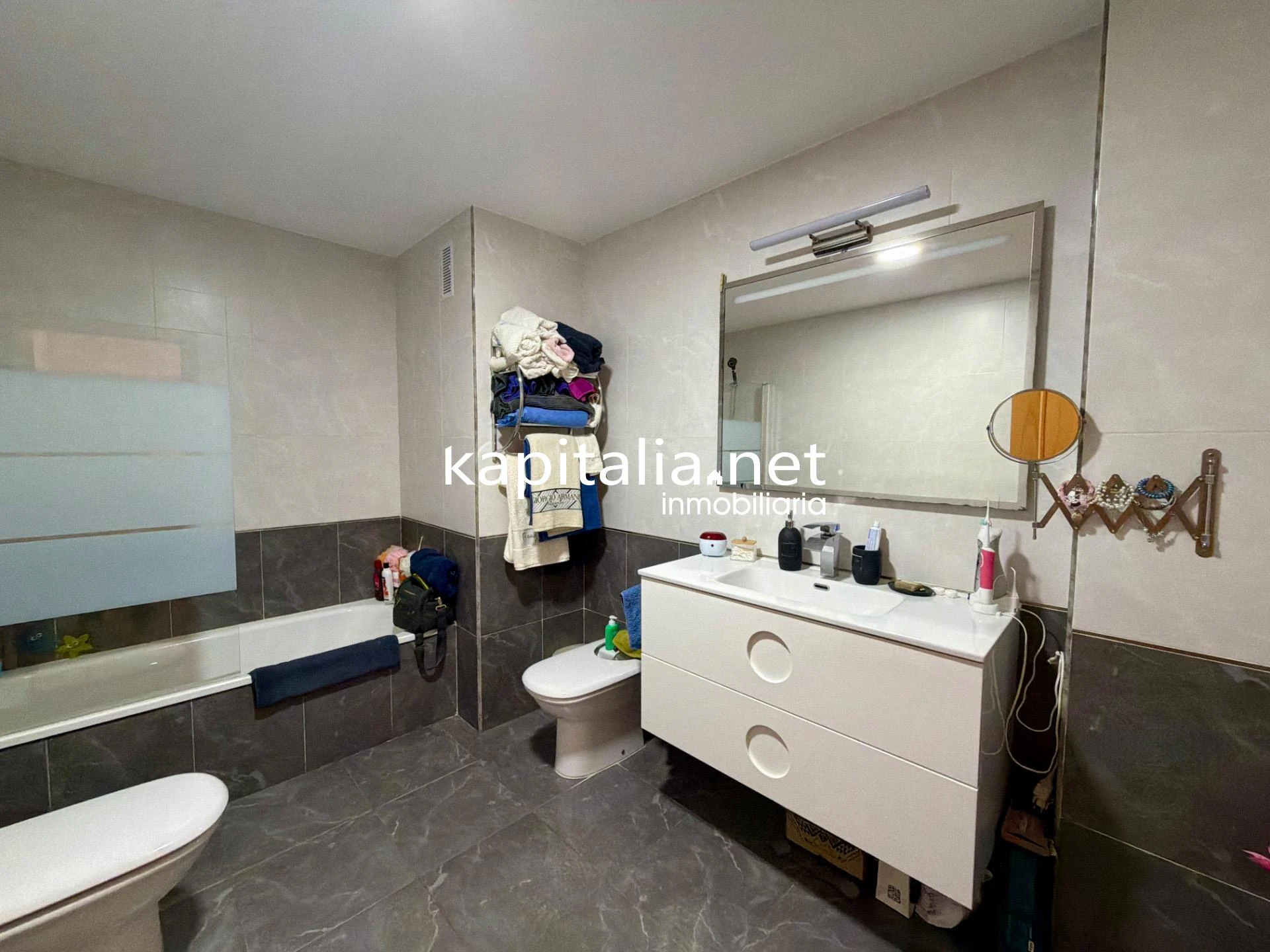 MAGNÍFICA VIVIENDA DE 4 HABITACIONES EN EDIFICIO DE RECIENTE CONSTRUCCIÓN