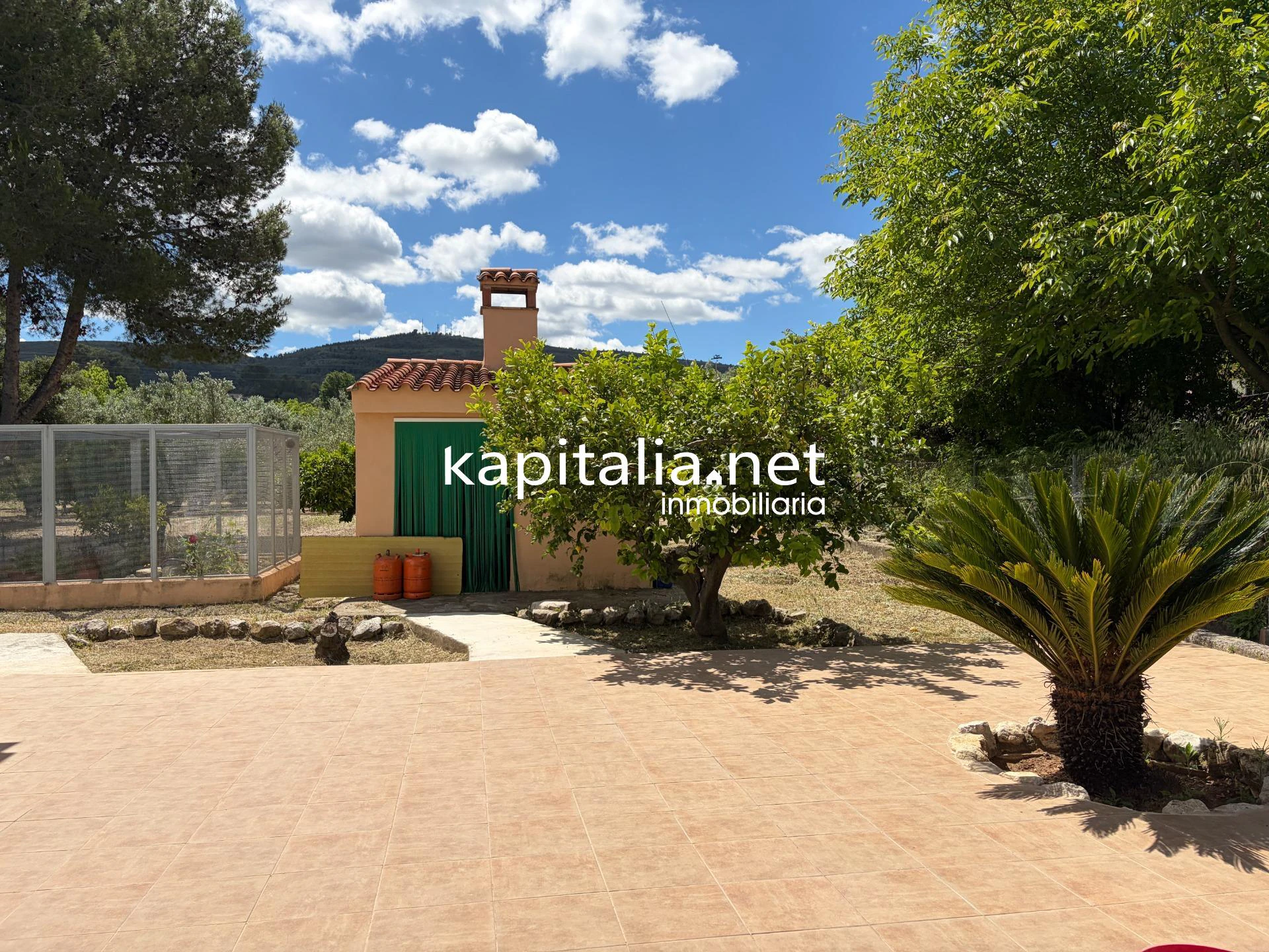 CHALET VENTA EN EXCLUSIVA EN KAPITALIA Y MUY CERCA DE LA CIUDAD.