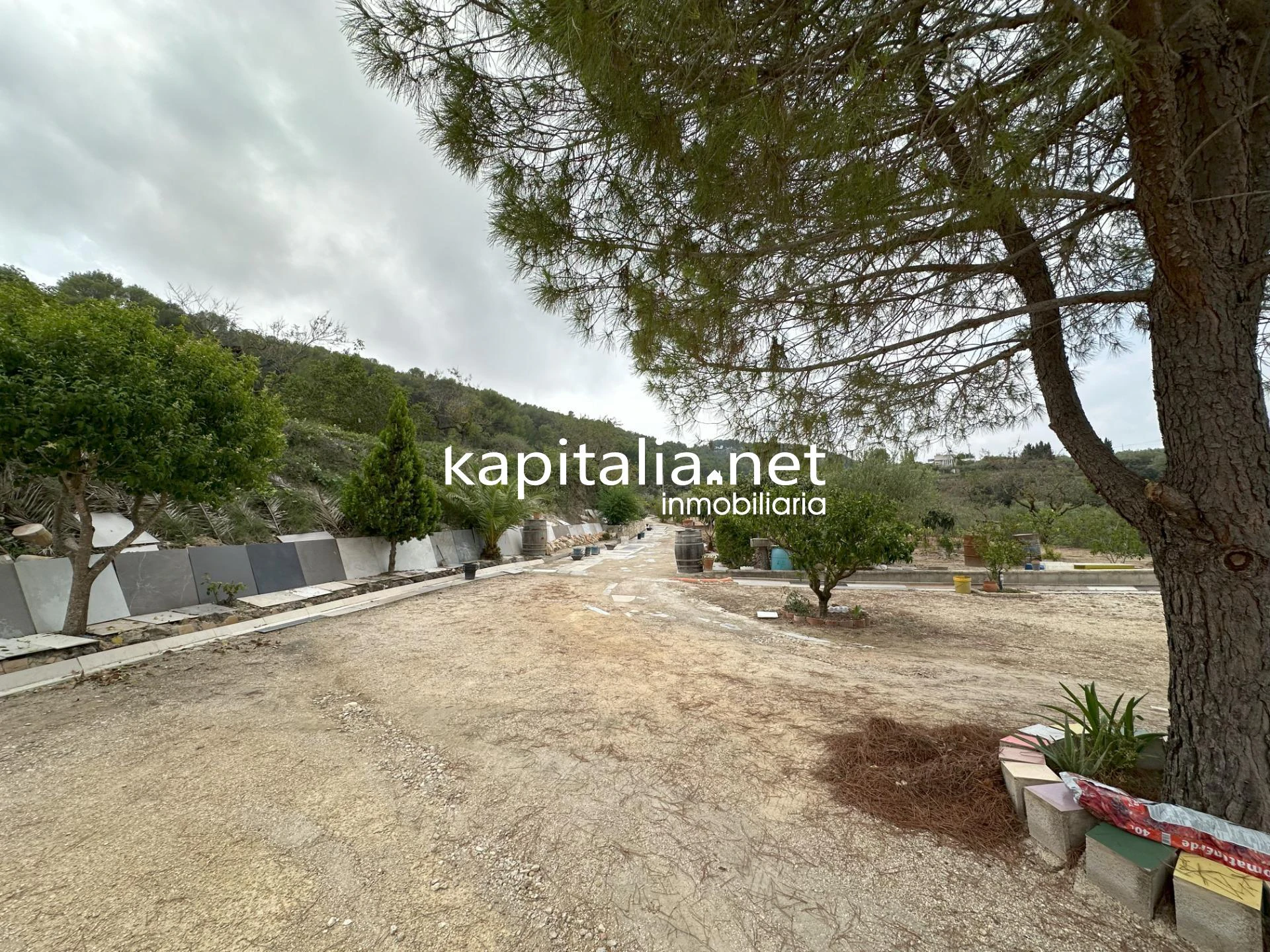 09410 - PARCELA CON CASITA A LA VENTA EN ONTINYENT
