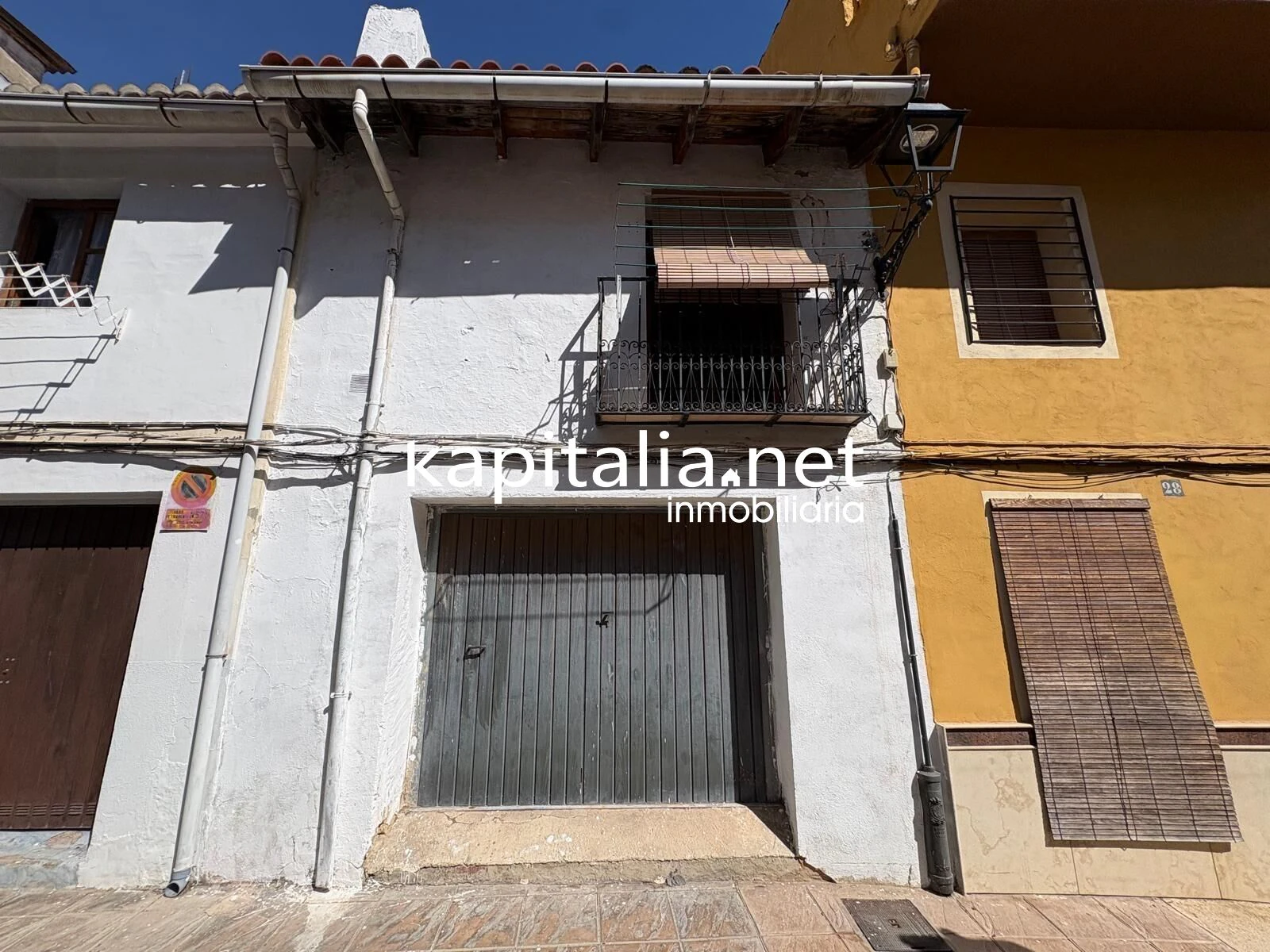 CASA CON GARAJE A LA VENTA EN XATIVA