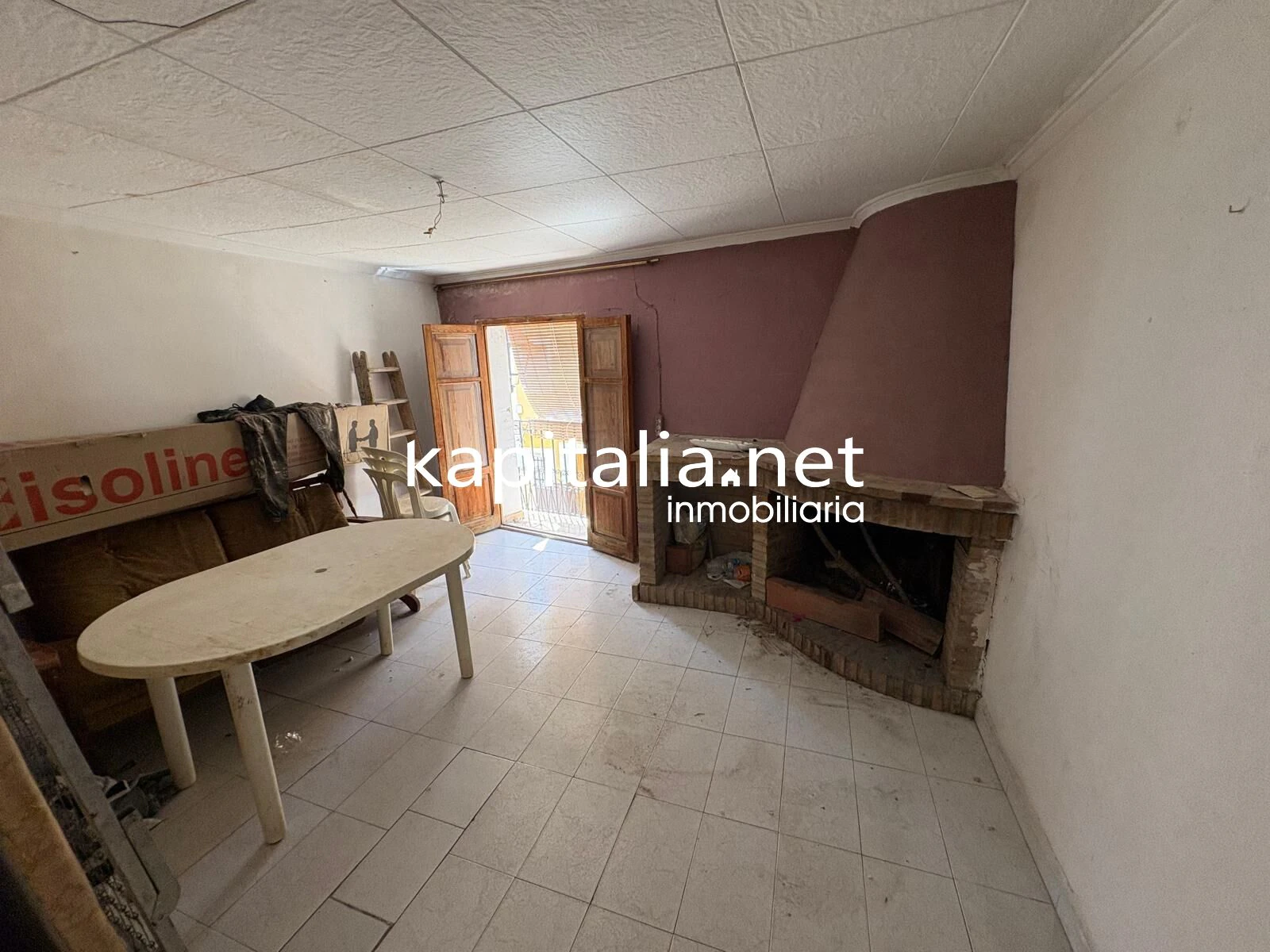 CASA CON GARAJE A LA VENTA EN XATIVA