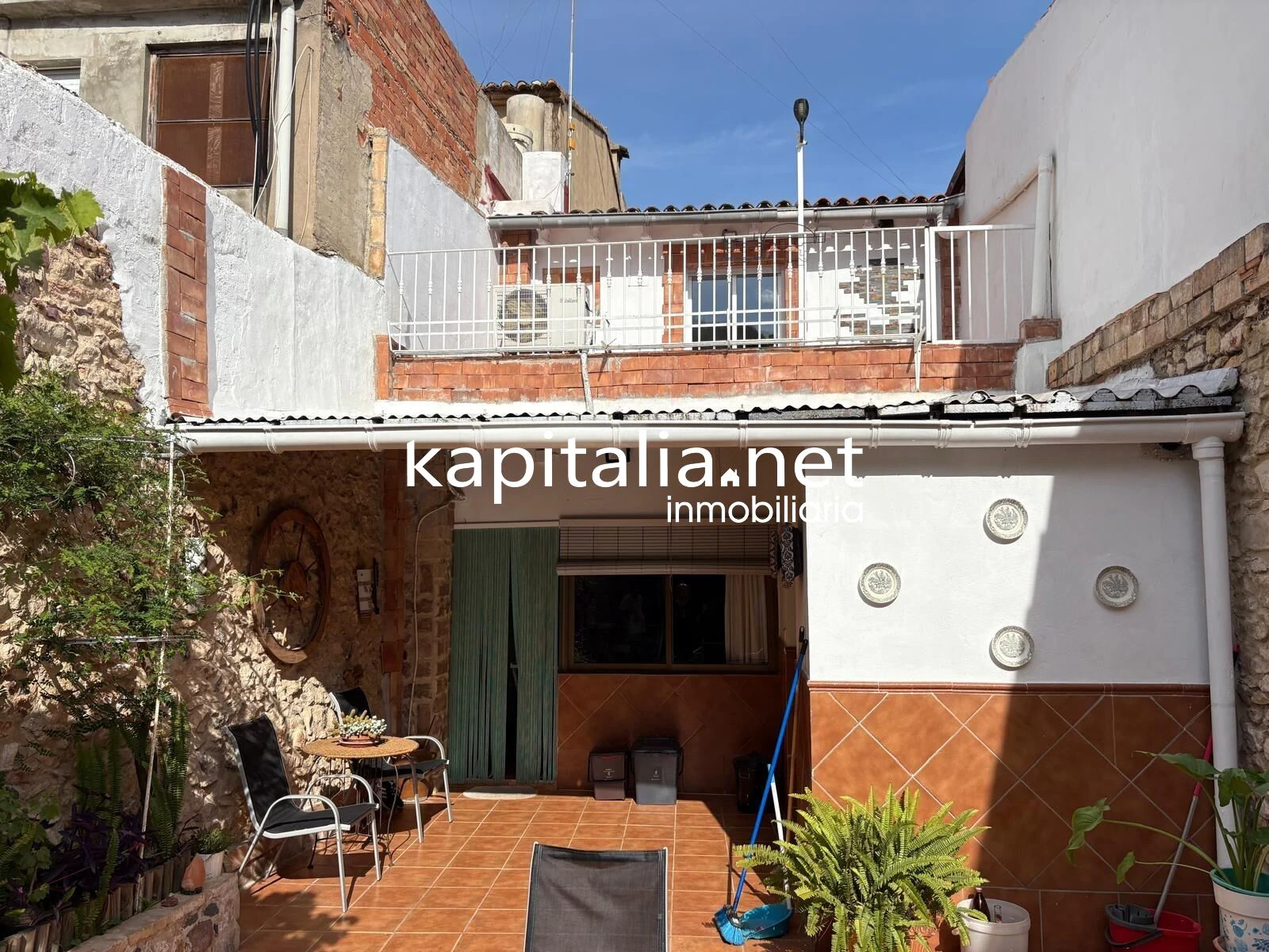 ESPECTACULAR CASA ADOSADA TOTALMENTE REFORMADA Y EQUIPADA LISTA PARA ENTRAR A VIVIR A LA VENTA EN MANUEL