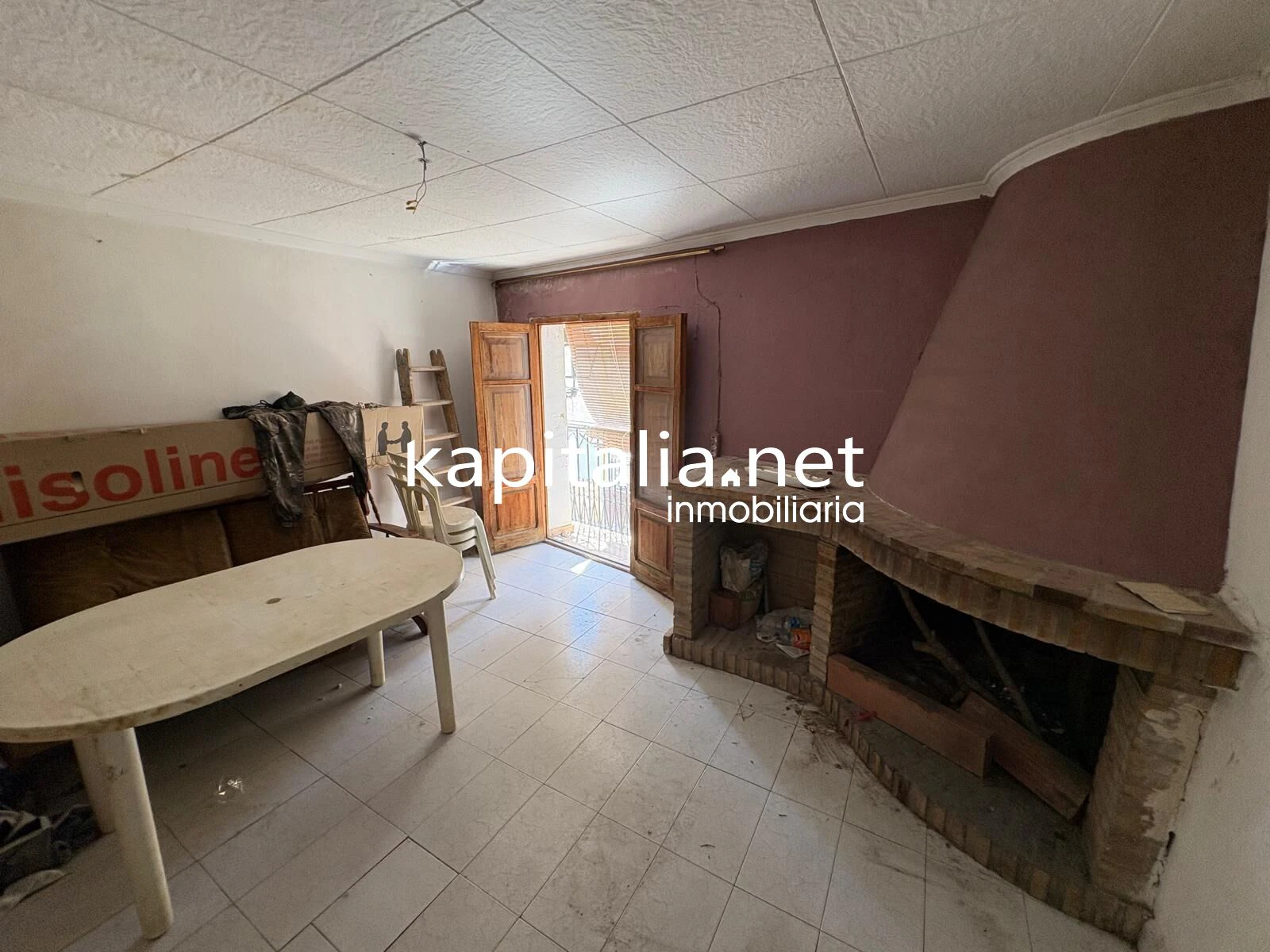 CASA CON GARAJE A LA VENTA EN XATIVA