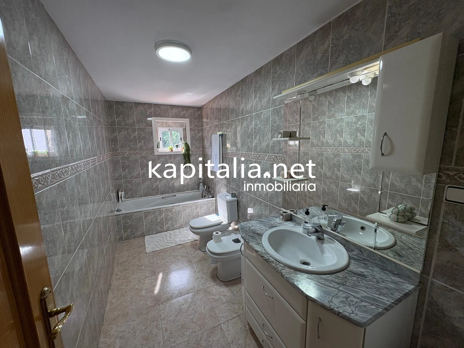 ESPECTACULAR CASA ADOSADA TOTALMENTE REFORMADA Y EQUIPADA LISTA PARA ENTRAR A VIVIR A LA VENTA EN MANUEL