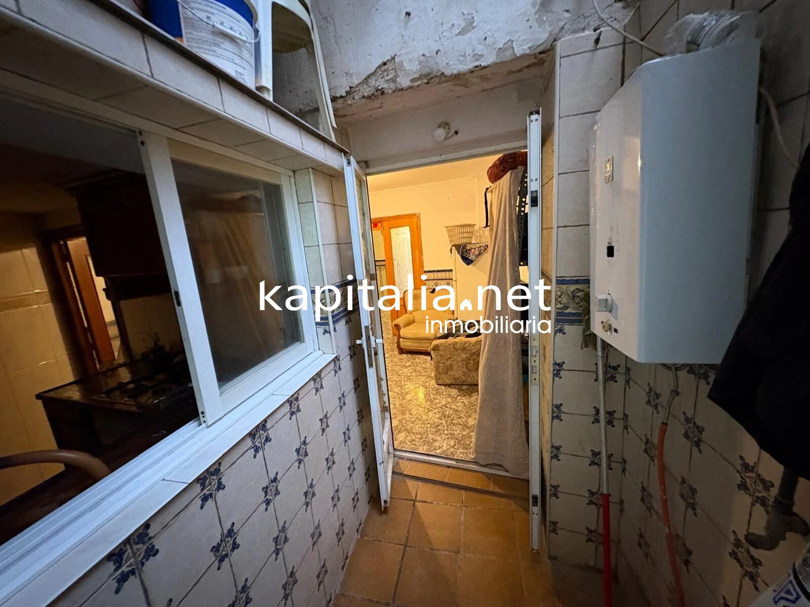 CASA CON GARAJE A LA VENTA EN XATIVA
