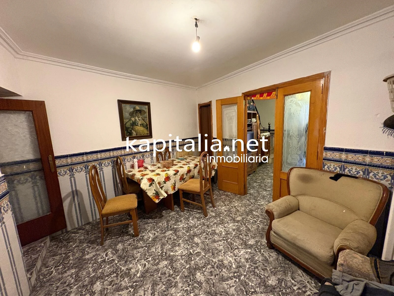 CASA CON GARAJE A LA VENTA EN XATIVA