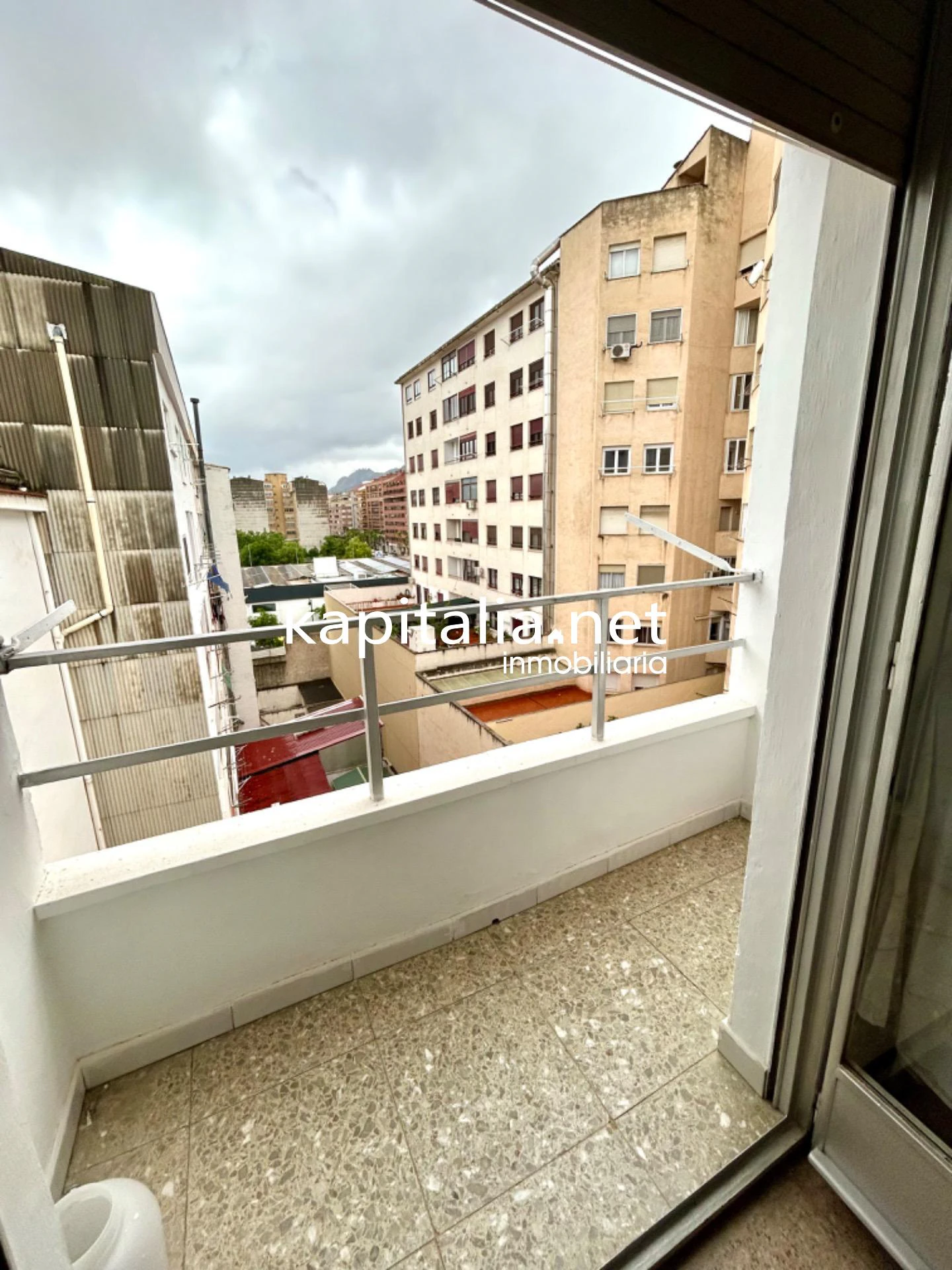 10462 - Espectacular 5º piso de 117m² – Todo Exterior, Luminoso y con 4 Hab. Dobles