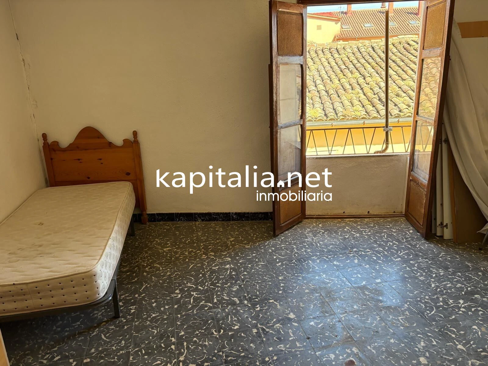 10475 - CASA CON GARAJE A LA VENTA EN XATIVA