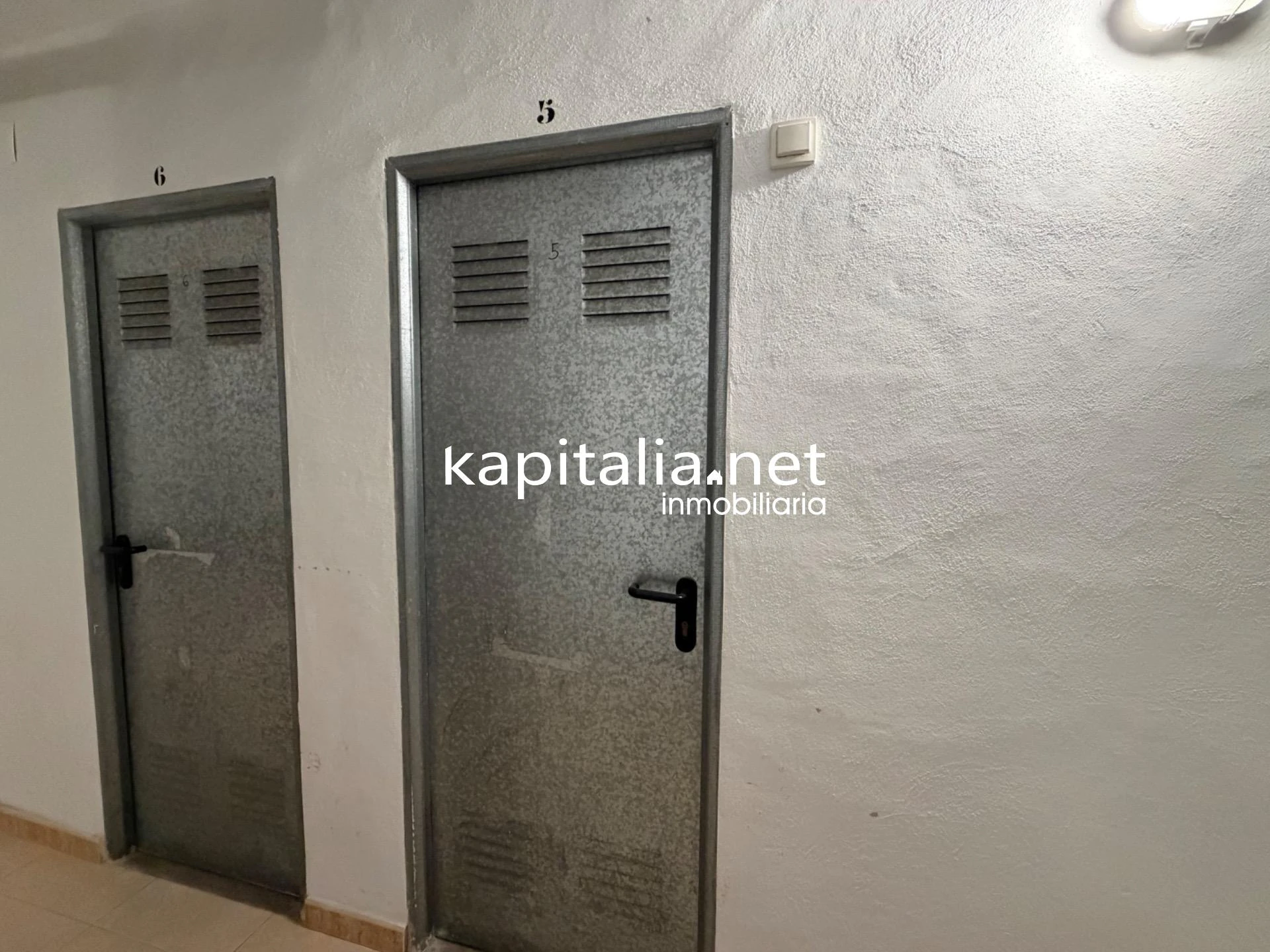 Bajo exterior con garaje, trastero y piscina ¡Listo para entrar a vivir y gastos mínimos!