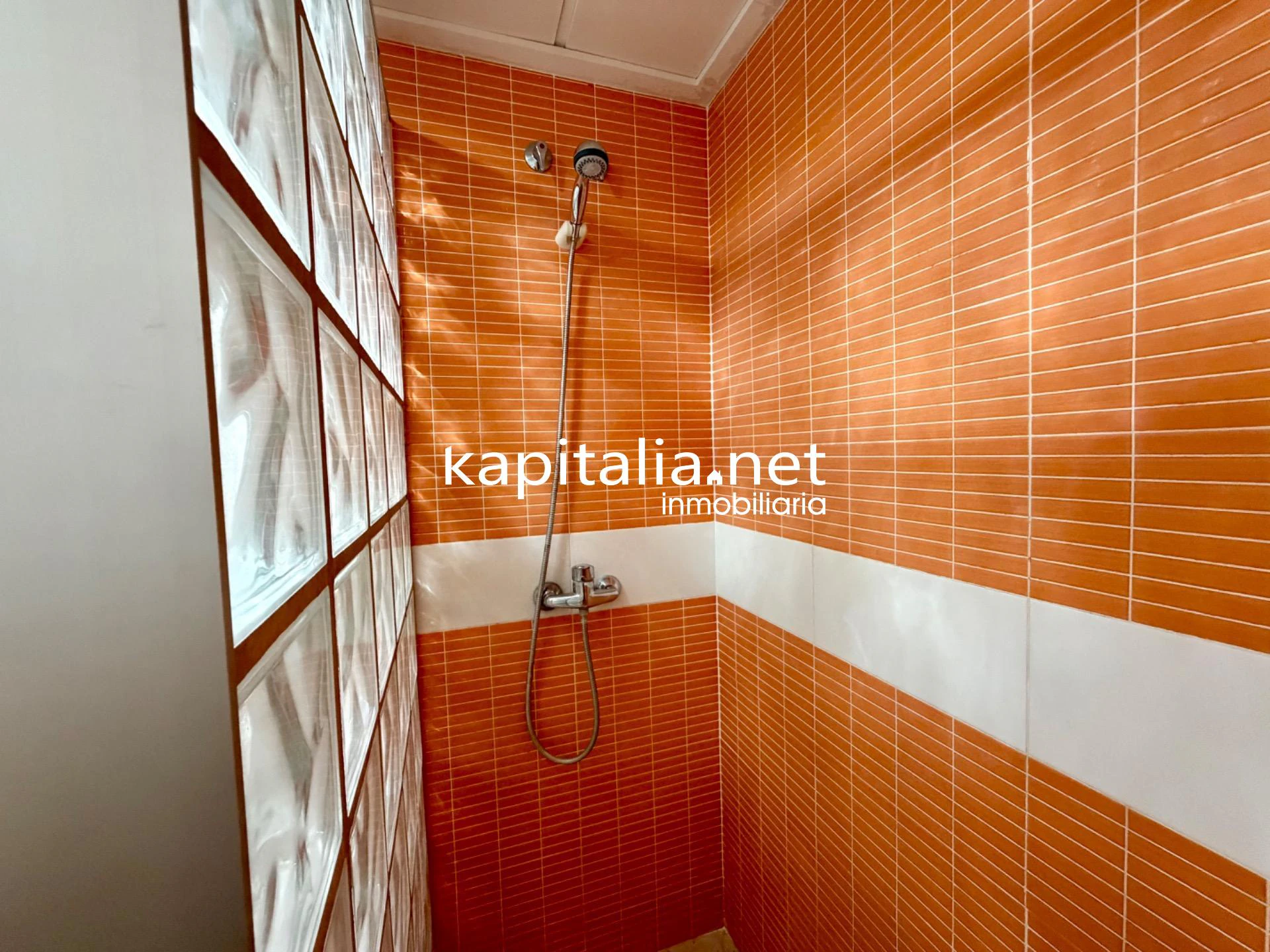 Bajo exterior con garaje, trastero y piscina ¡Listo para entrar a vivir y gastos mínimos!