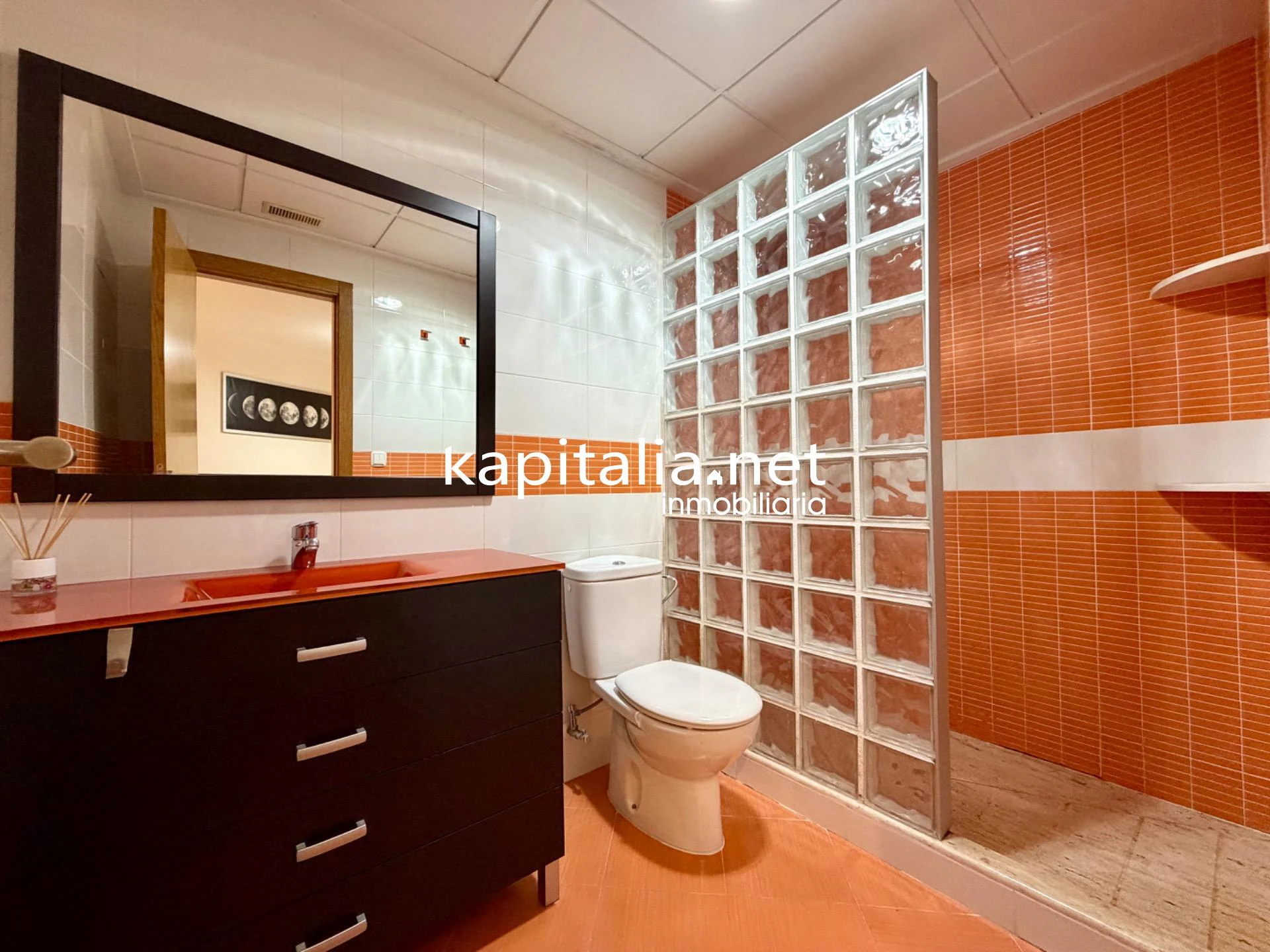 Bajo exterior con garaje, trastero y piscina ¡Listo para entrar a vivir y gastos mínimos!
