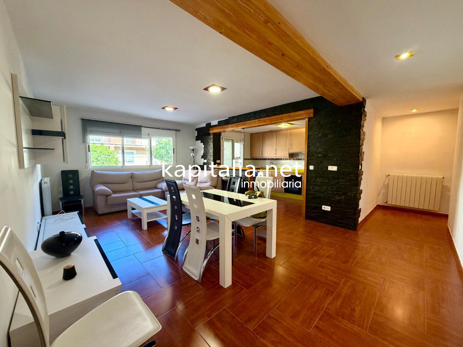 Bajo exterior con garaje, trastero y piscina ¡Listo para entrar a vivir y gastos mínimos!