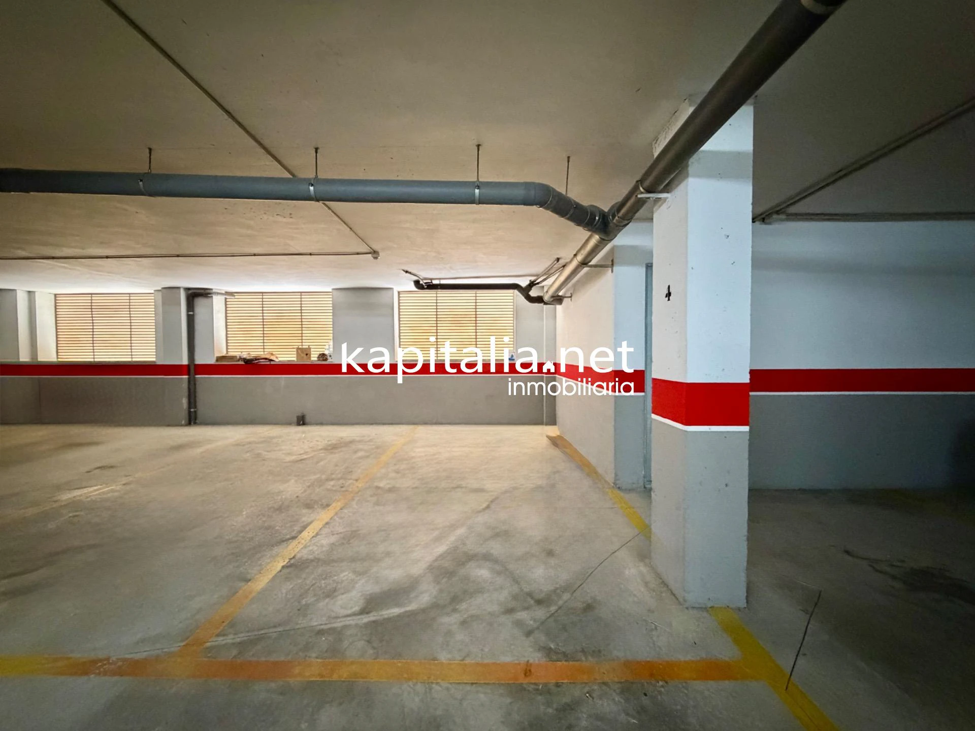 Bajo exterior con garaje, trastero y piscina ¡Listo para entrar a vivir y gastos mínimos!