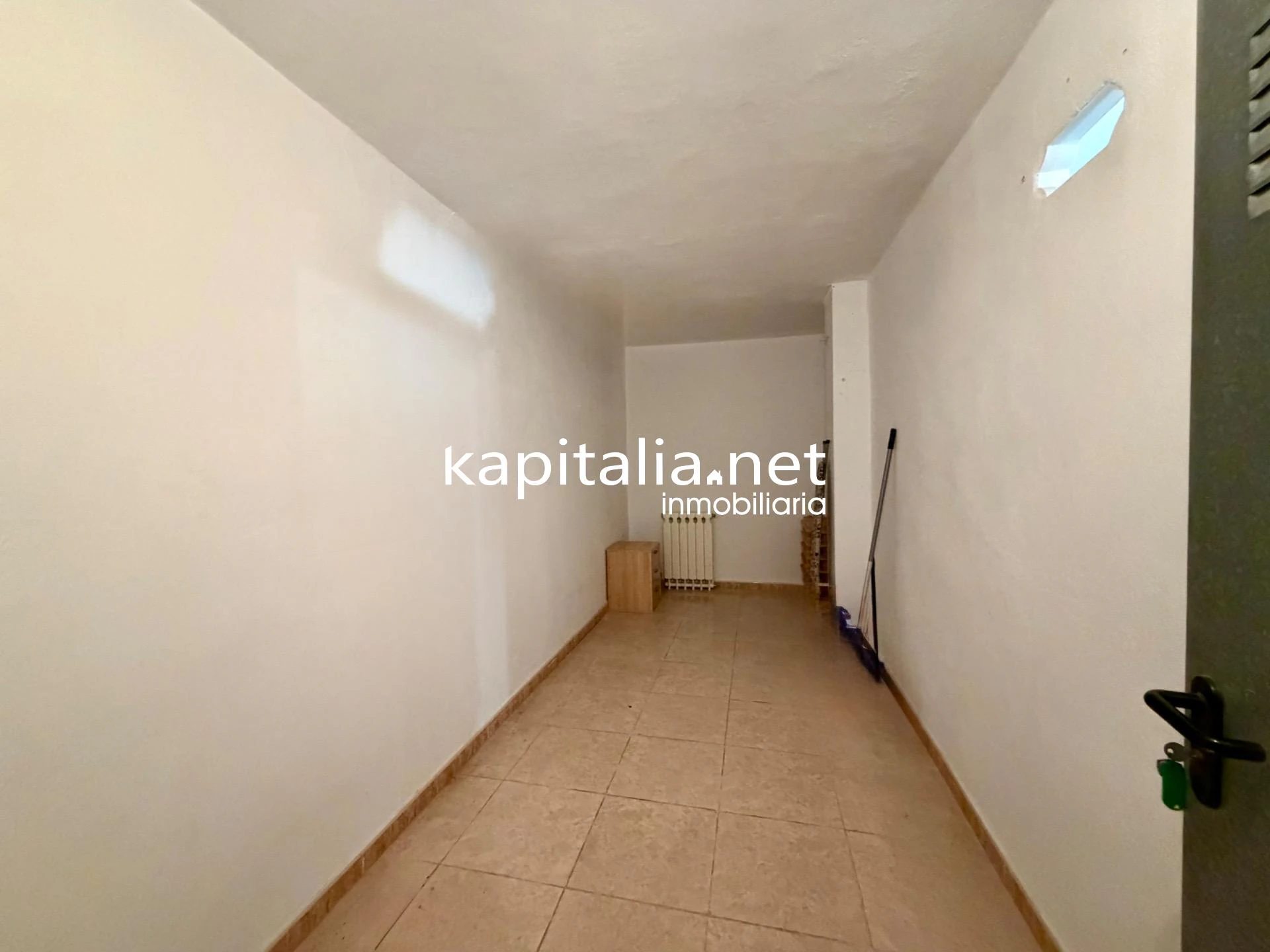 Bajo exterior con garaje, trastero y piscina ¡Listo para entrar a vivir y gastos mínimos!