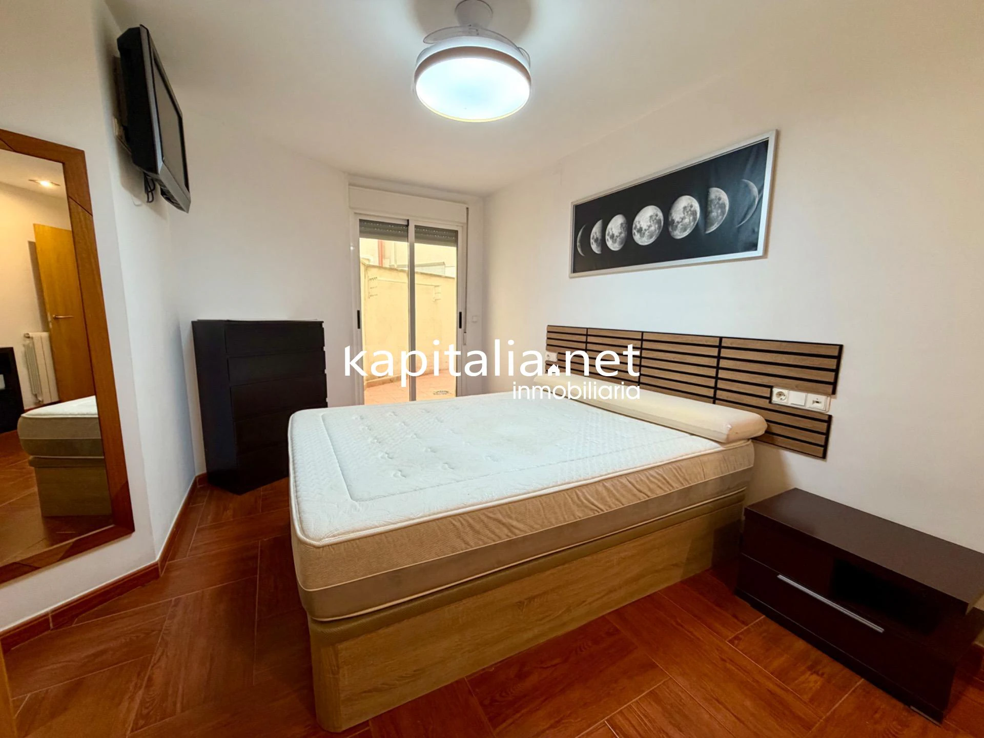 Bajo exterior con garaje, trastero y piscina ¡Listo para entrar a vivir y gastos mínimos!