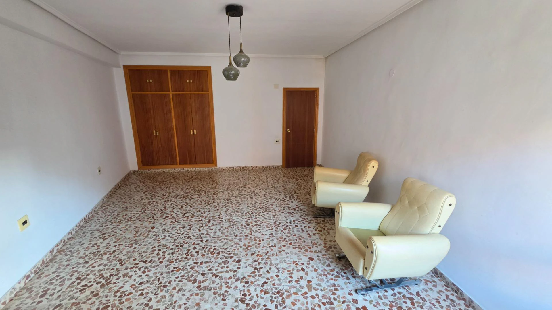 AMPLIA Y LUMINOSA VIVIENDA EN AVENIDA ALMAIG !!! EXCLUSIVA EN KAPITALIA!!!