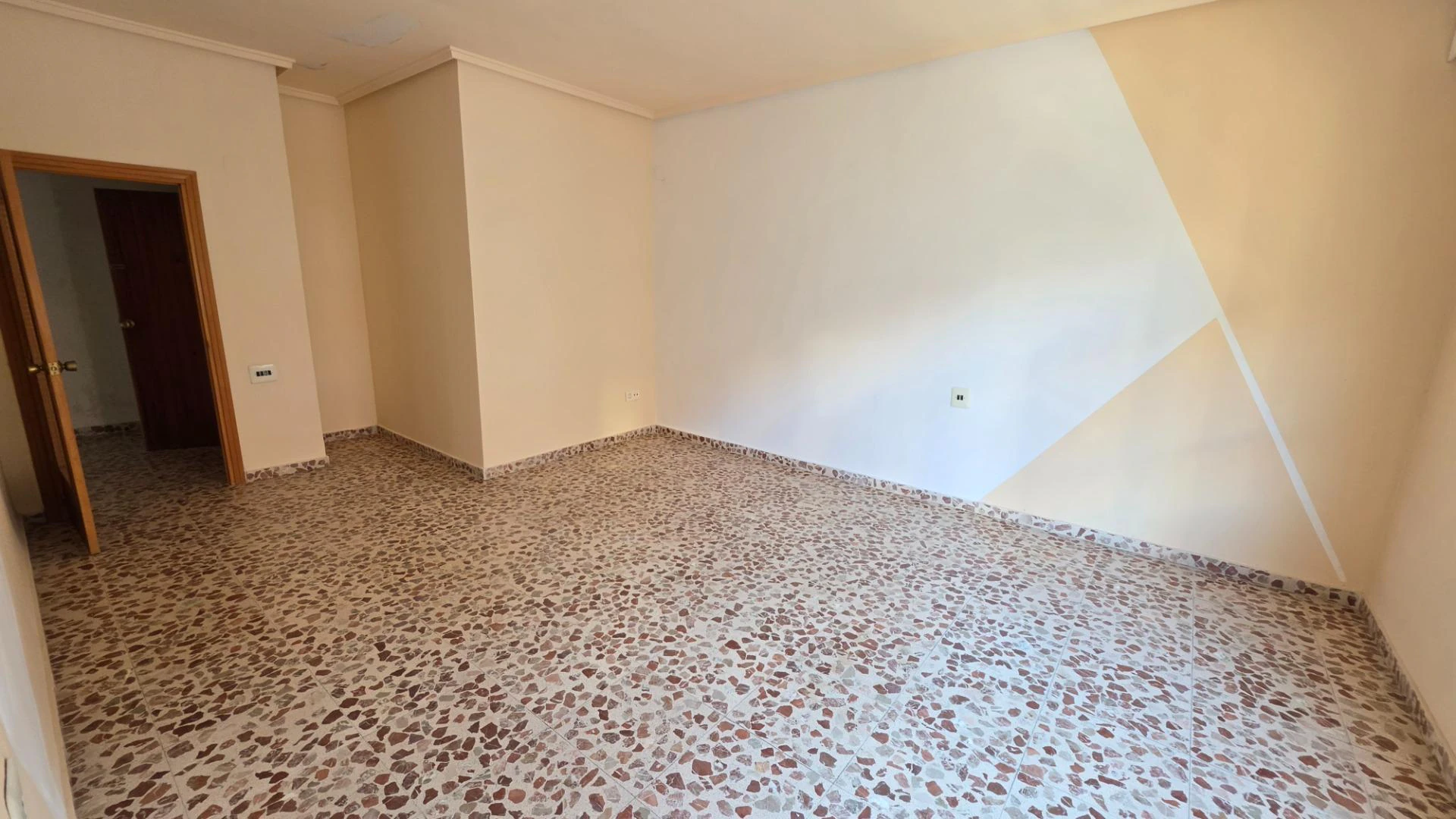 AMPLIA Y LUMINOSA VIVIENDA EN AVENIDA ALMAIG !!! EXCLUSIVA EN KAPITALIA!!!
