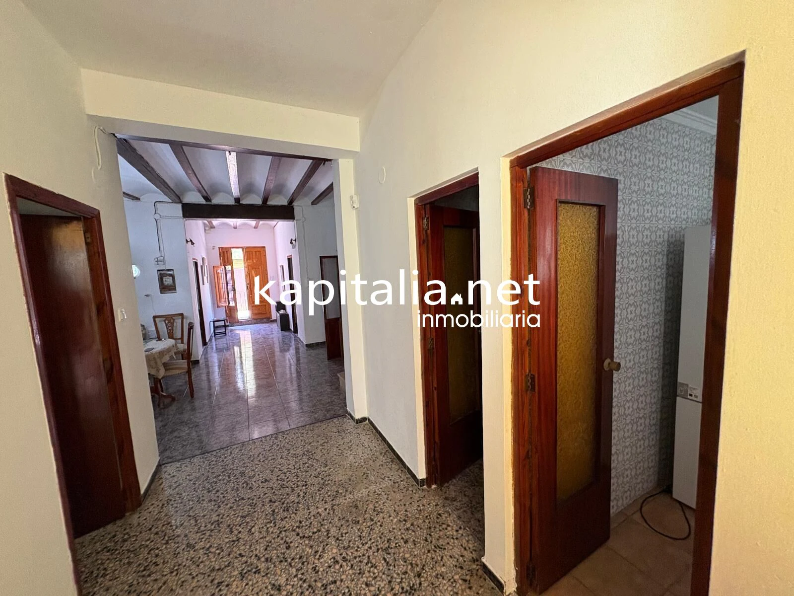 ESTUPENDA CASA A LA VENTA LISTA PARA ENTRAR A VIVIR CON GRAN PATIO Y TERRAZA EN LA LLOSA DE RANES